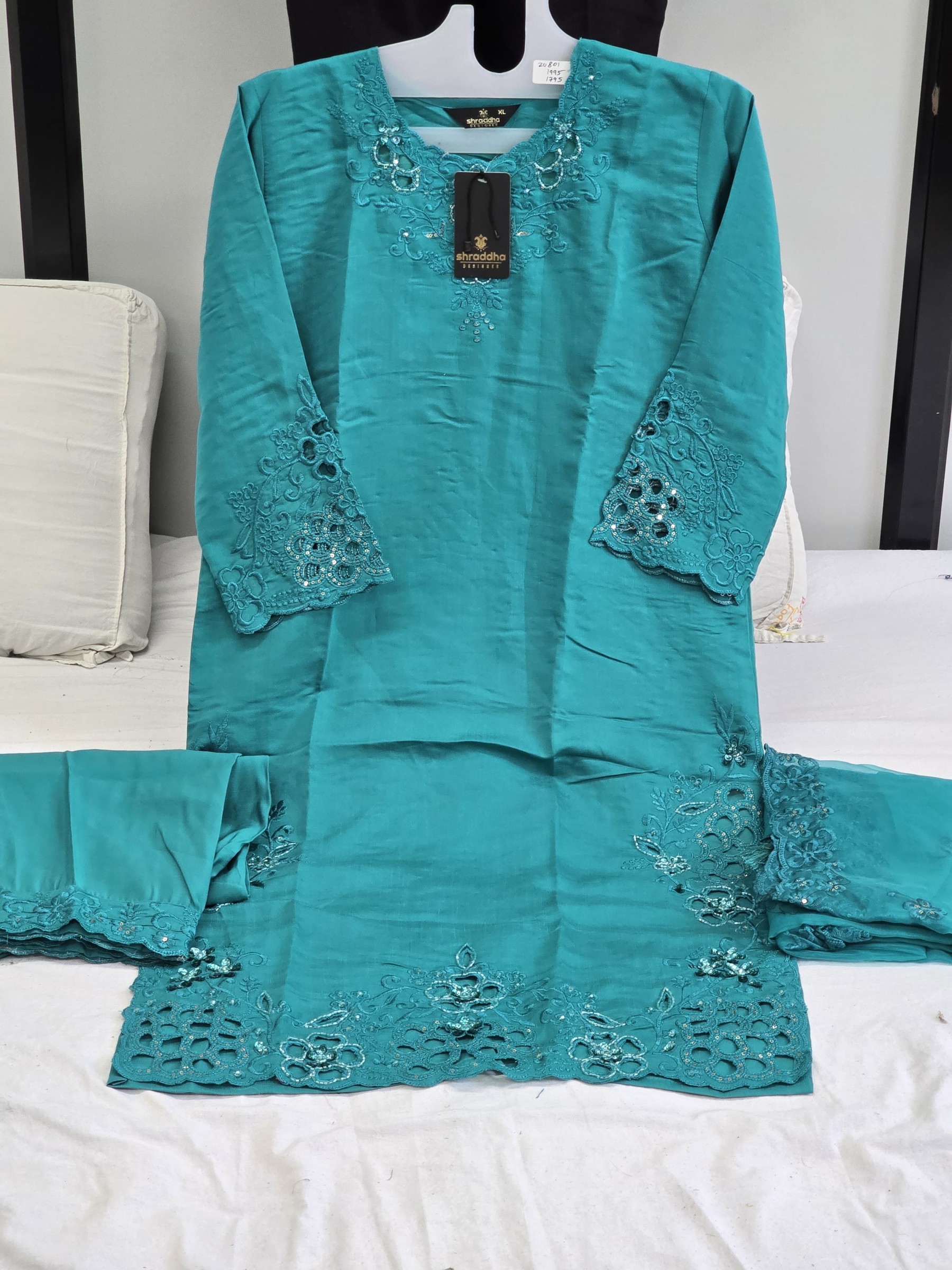 MUSHK BUY SHRADDHA DESIGNER 1009 C PAKISTANI KURTIS SUPPLIER IN SURAT