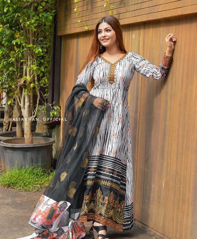 SHREE FABS 1737 MARIA B LAWN FASTIVAL COLLECTION SALWAAR KAMEEZ AVAILABALE