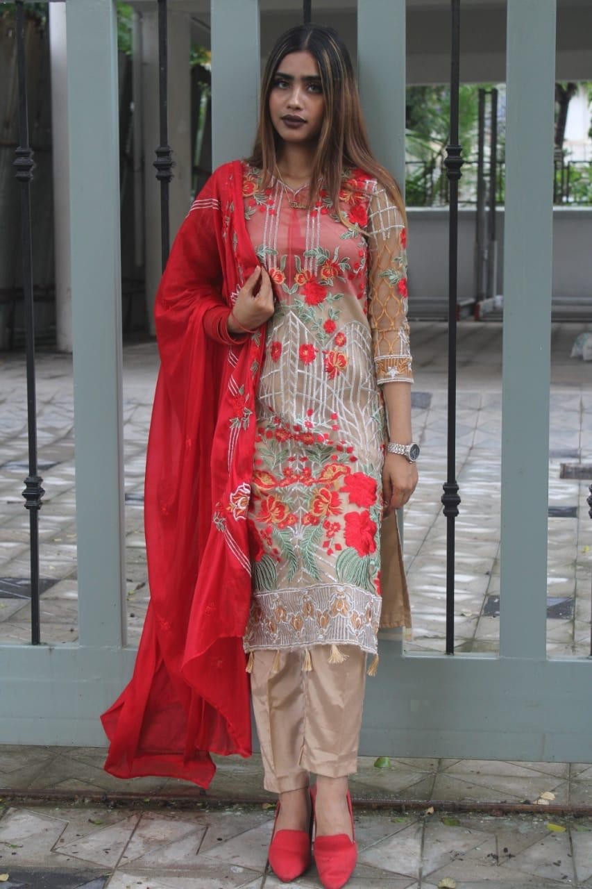 CHARIZMA DESIGNER RAMSHA NOOR 16002 MANUFACTURE PAKISTANI SUITS SURAT