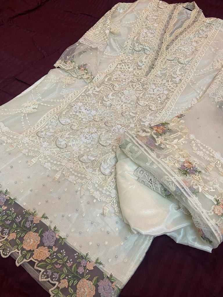COSMOS AAYRA EXCLUSIVE 2 B NEW BEST PAKISTANI SUITS IN SURAT