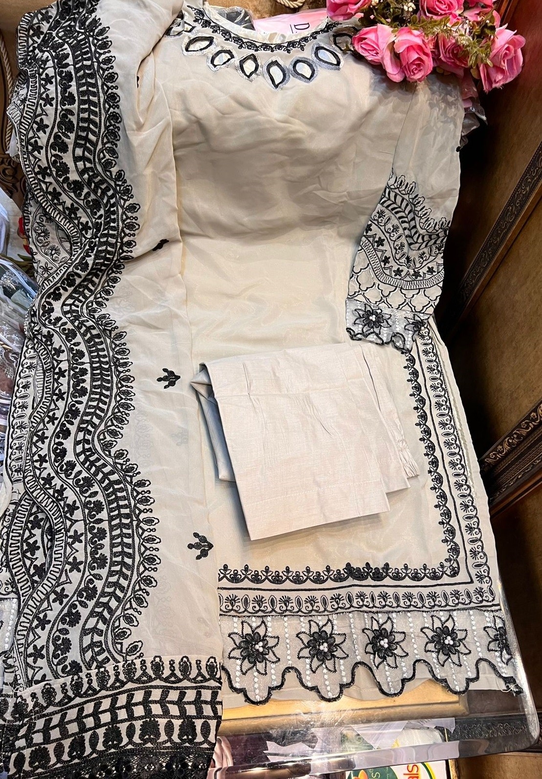 MEHBOOB TEX INNAYA VOL 1 D 7773 C NEW PAKISTANI KURTI
