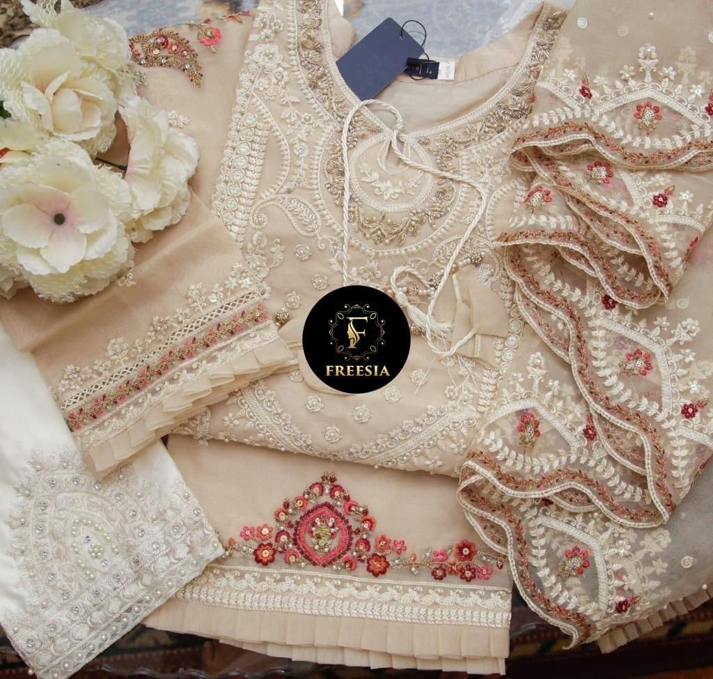 FREESIA SADABAHAR PAKISTANI SUITS MANUFACTURER