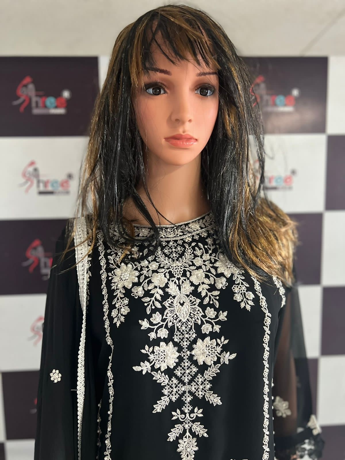 SHREE FABS R 1011 LATEST PAKISTANI SUITS WHOLESALER