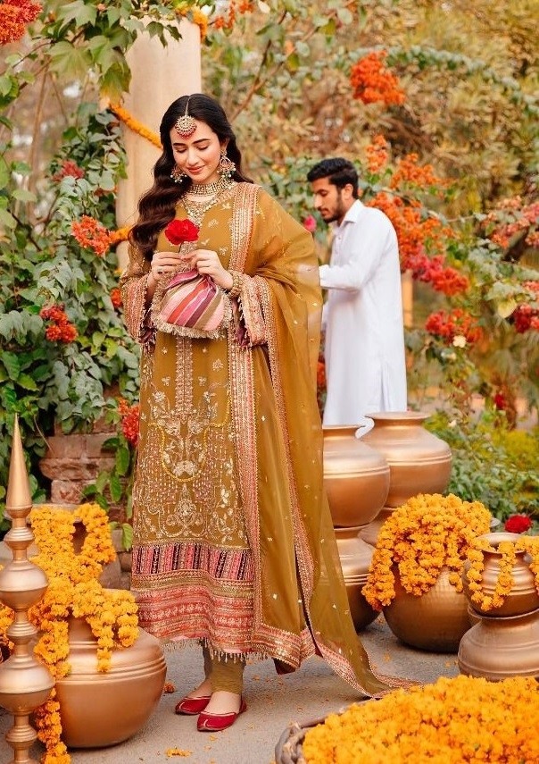 MAHNUR FASHION M 1001 TO 1003 MAHNUR VOL 1 LATEST PAKISTANI SUIT MANUFACTURER