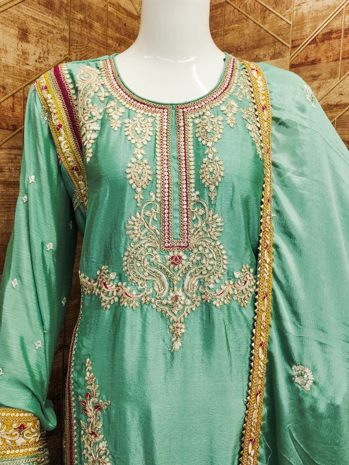 GULKAYRA DESIGNER 7406C HIT PAKISTANI SUITS BY ONLINE
