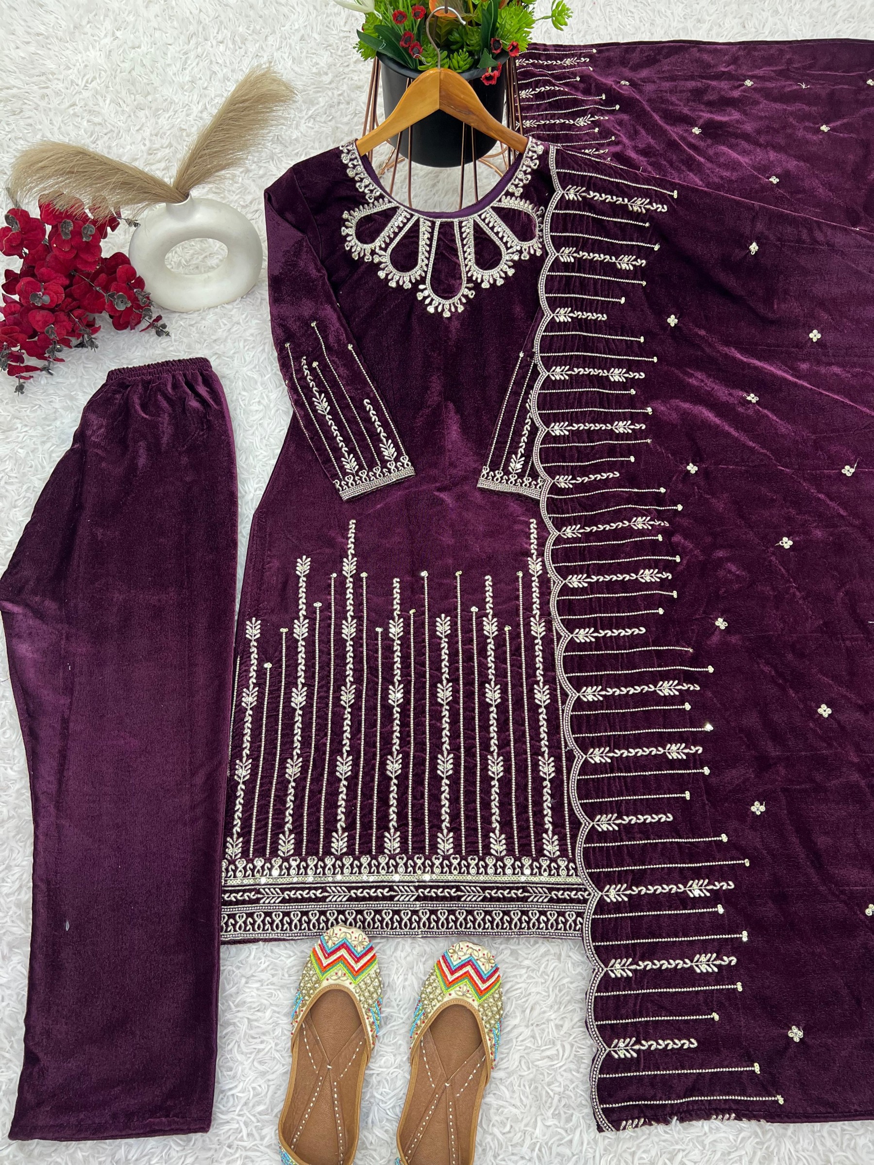 SHREE HARI SRK 5211 VELVET PAKISTANI SALWAR SUITS 