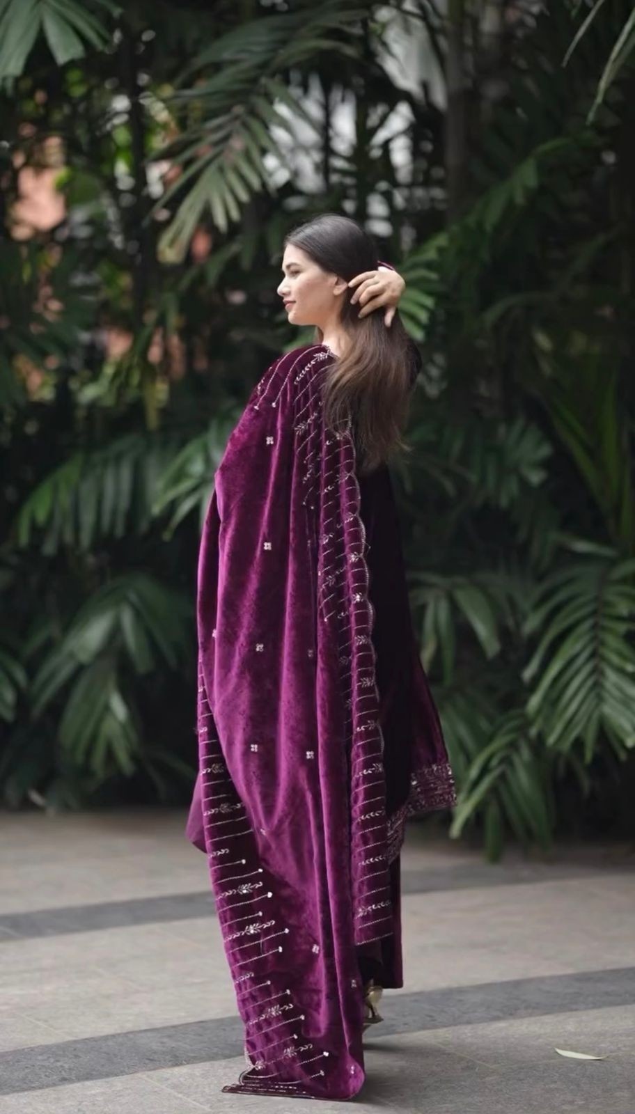SHREE HARI SRK 5211 VELVET PAKISTANI SALWAR SUITS 