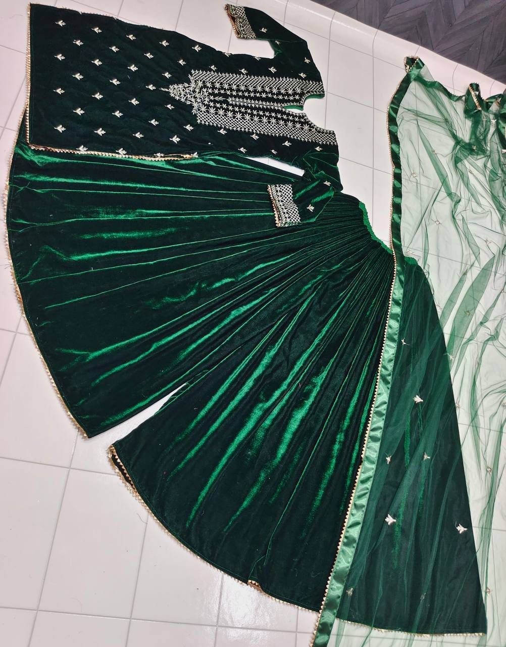 FD 7836 VELVET STICHED PAKISTANI SUITS 