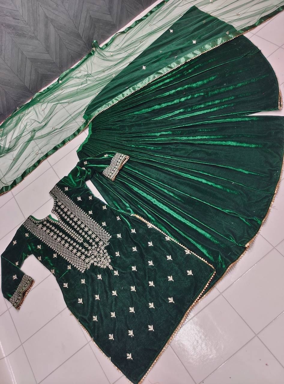FD 7836 VELVET STICHED PAKISTANI SUITS 