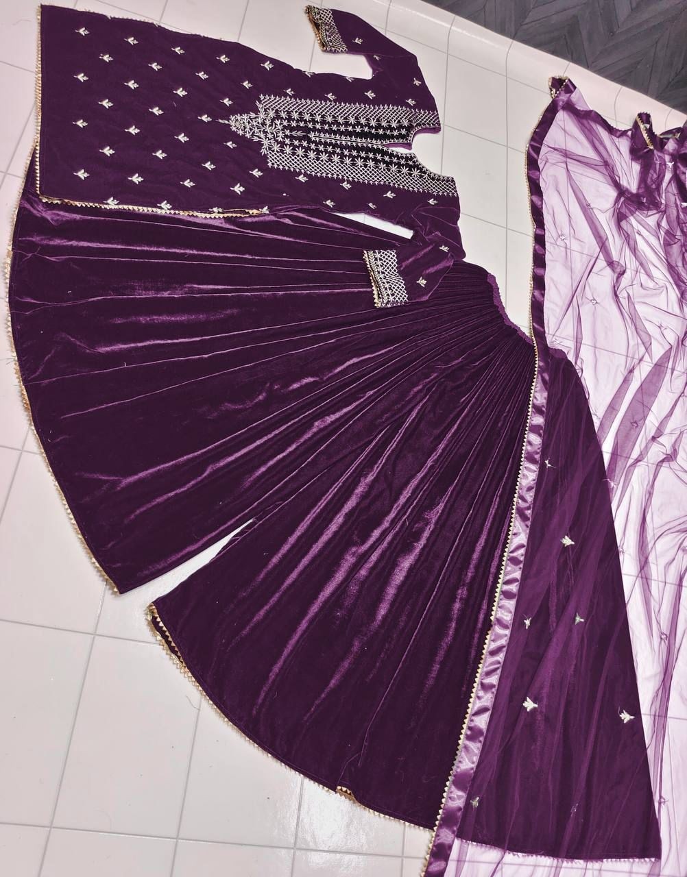 FD 7836 VELVET STICHED PAKISTANI SUITS 