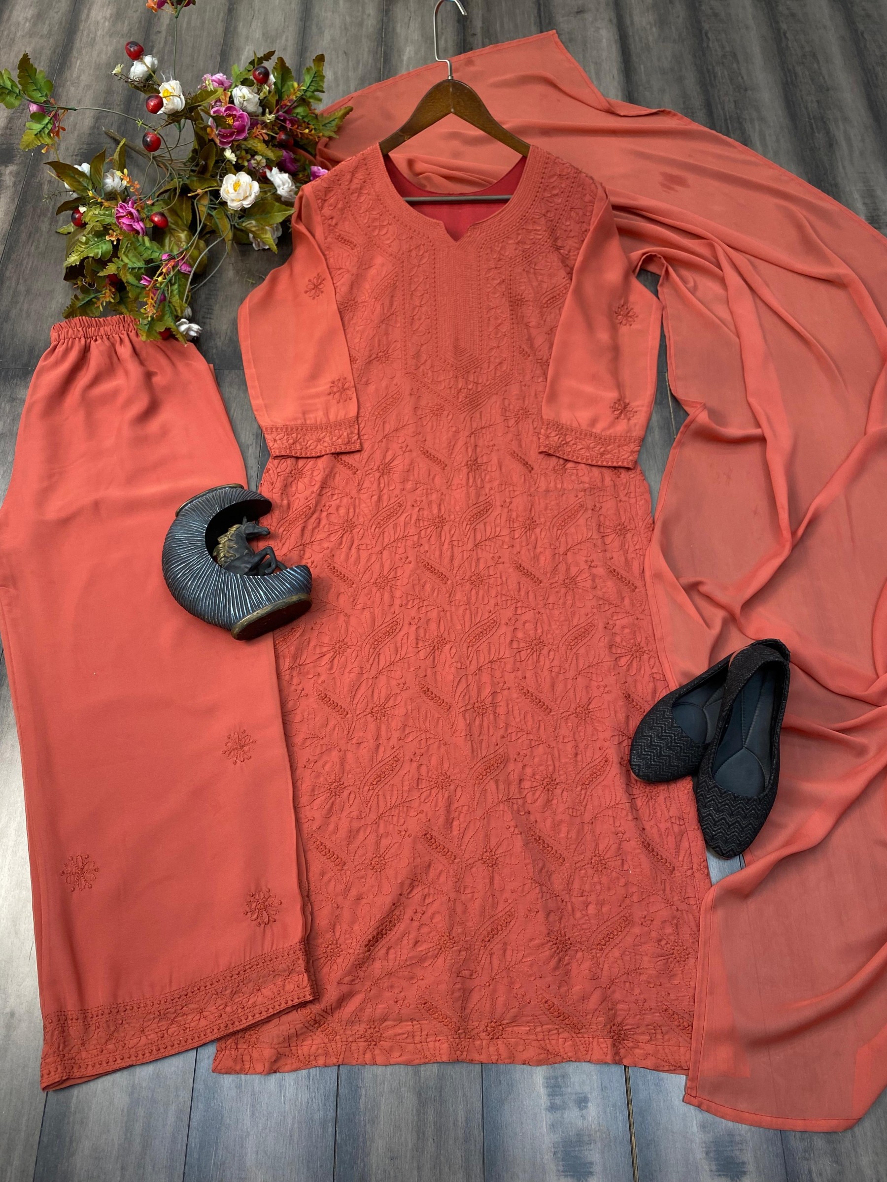BE 254 READYMADE PAKISTANI SUITS COTTON THREAD 