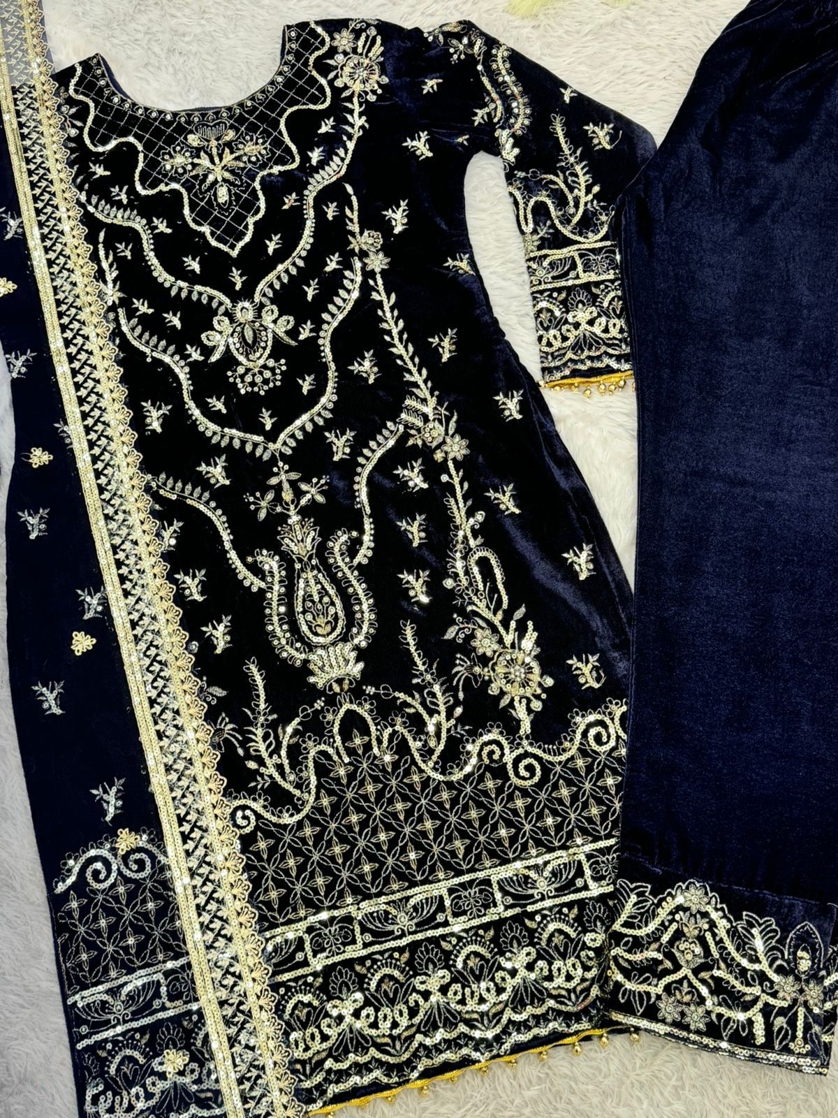 DHK 1319 VELVET READYMADE SINGLE PIECE