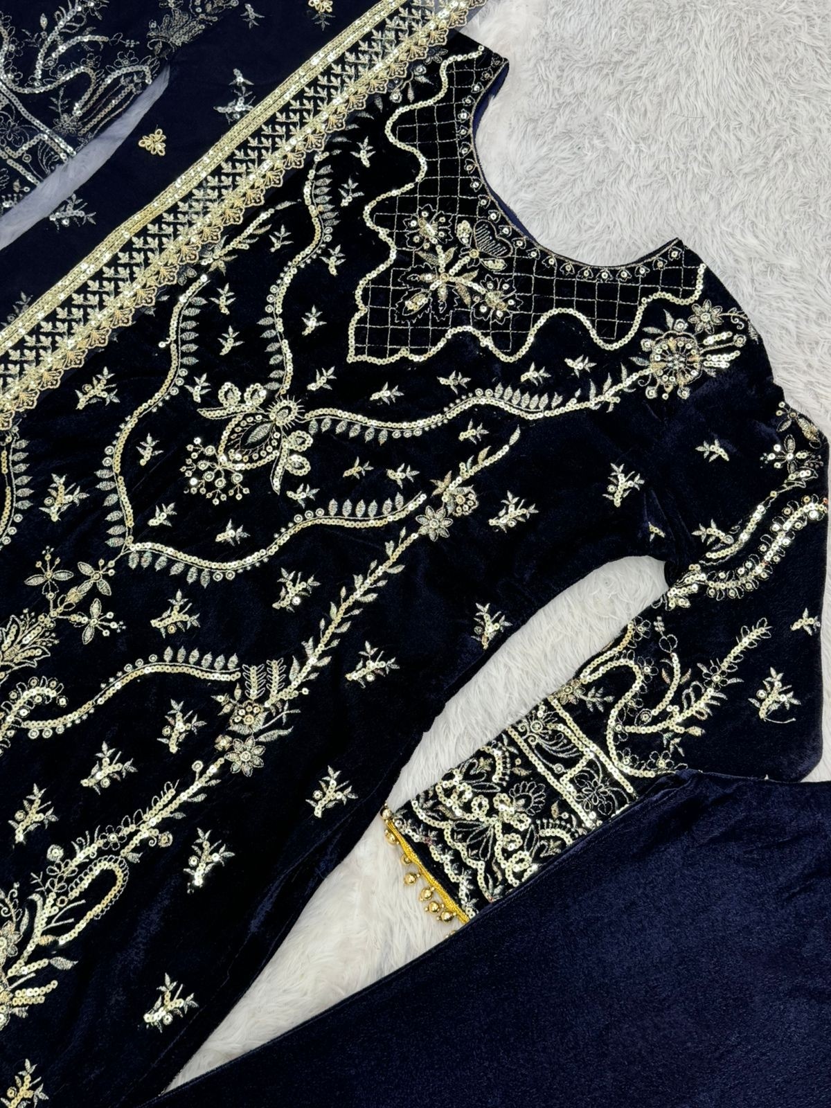 DHK 1319 VELVET READYMADE SINGLE PIECE