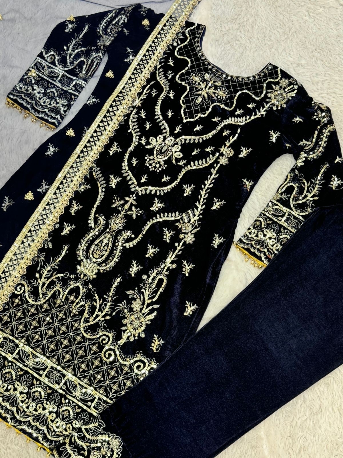 DHK 1319 VELVET READYMADE SINGLE PIECE