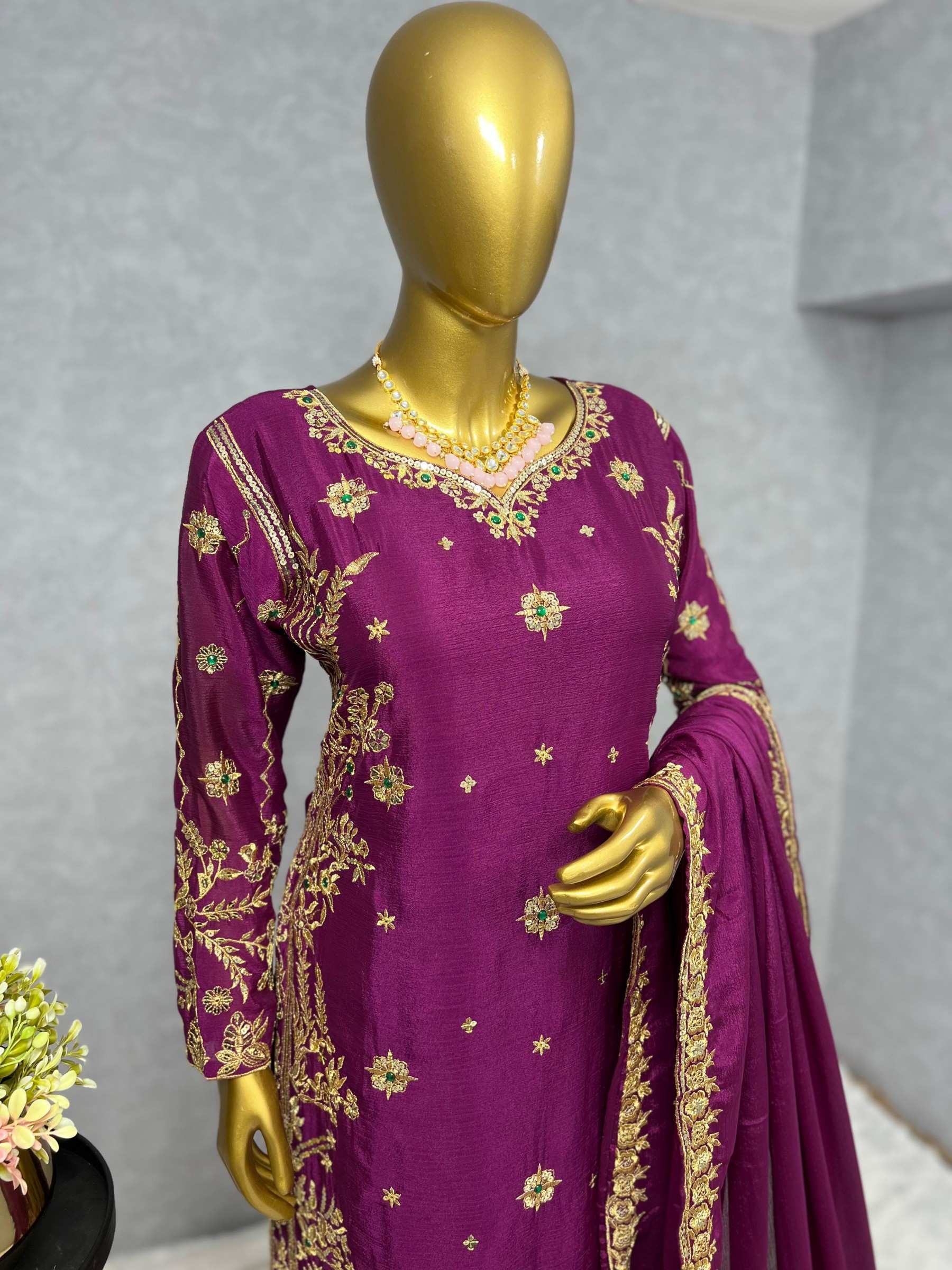 JD 549 READYMADE PAKISTANI SUITS