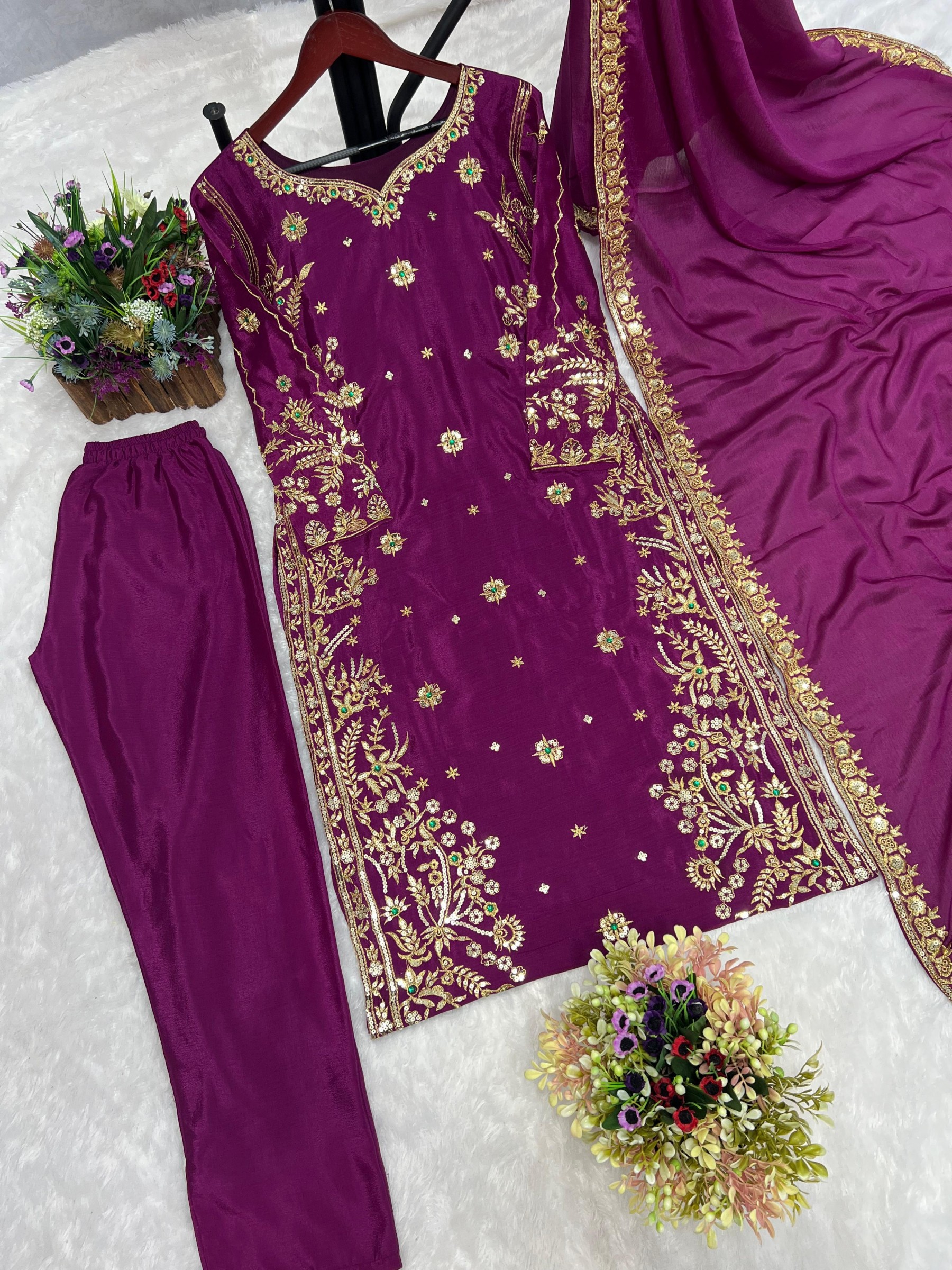 JD 549 READYMADE PAKISTANI SUITS