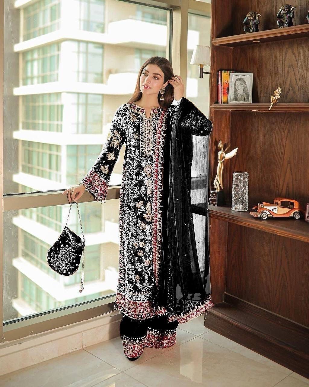 LC 1197 READYMADE PAKISTANI DRESSES BLACK ONLINE