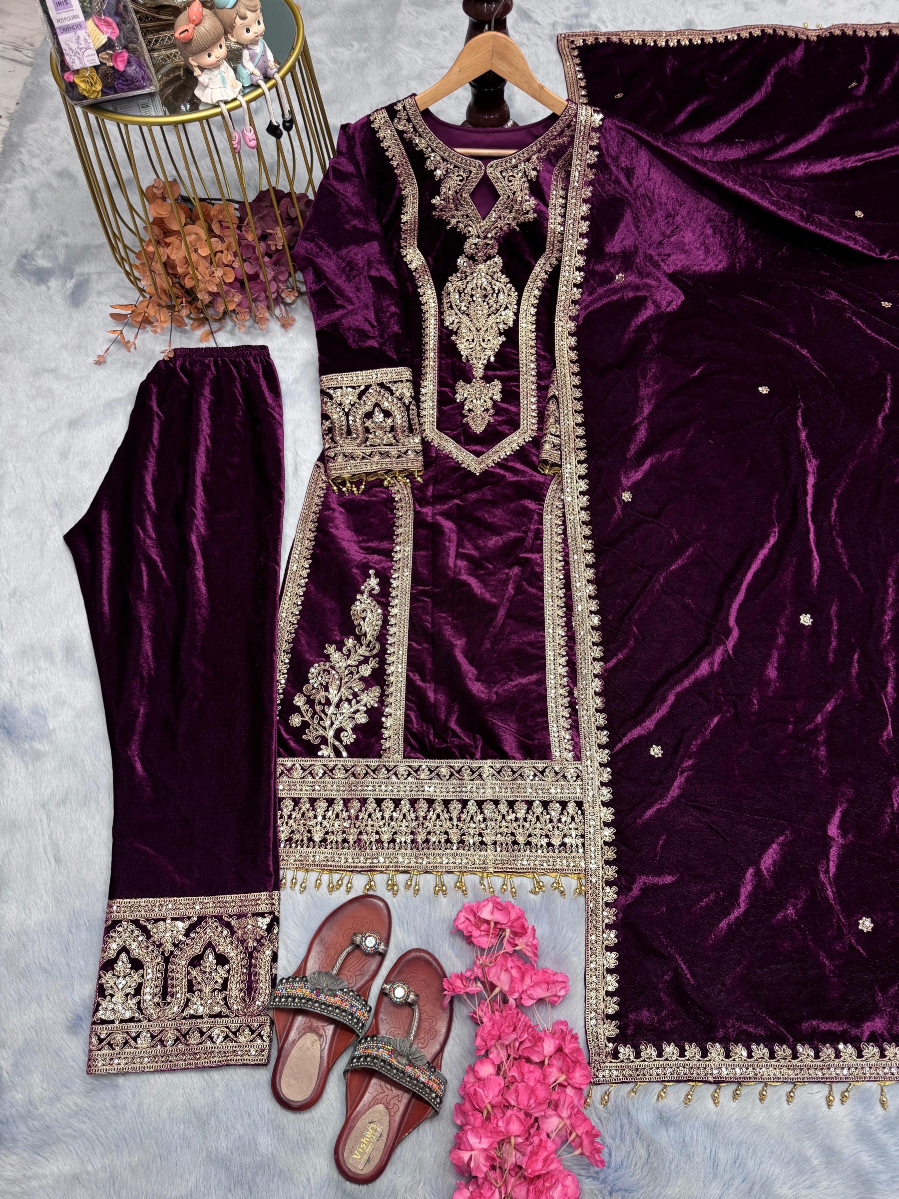 AAROHI DESIGNER PD 1072 VELVET READYMADE PAKISTANI SUITS SUPPLIER