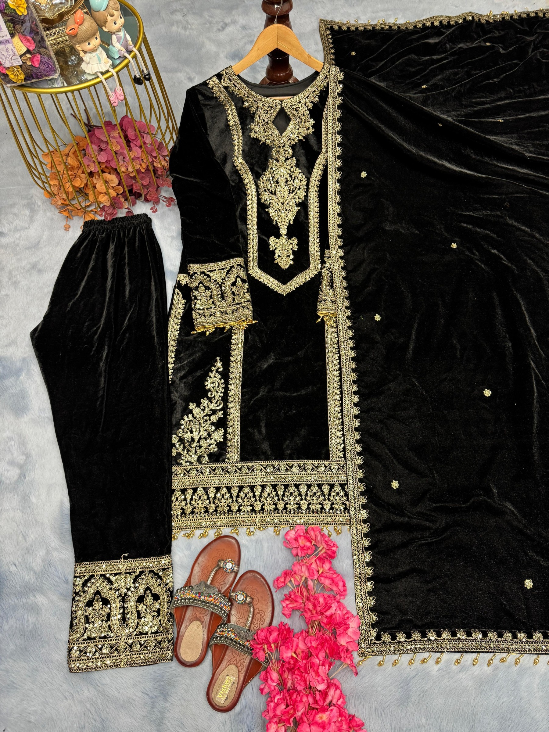 AAROHI DESIGNER PD 1072 VELVET READYMADE PAKISTANI SUITS SUPPLIER