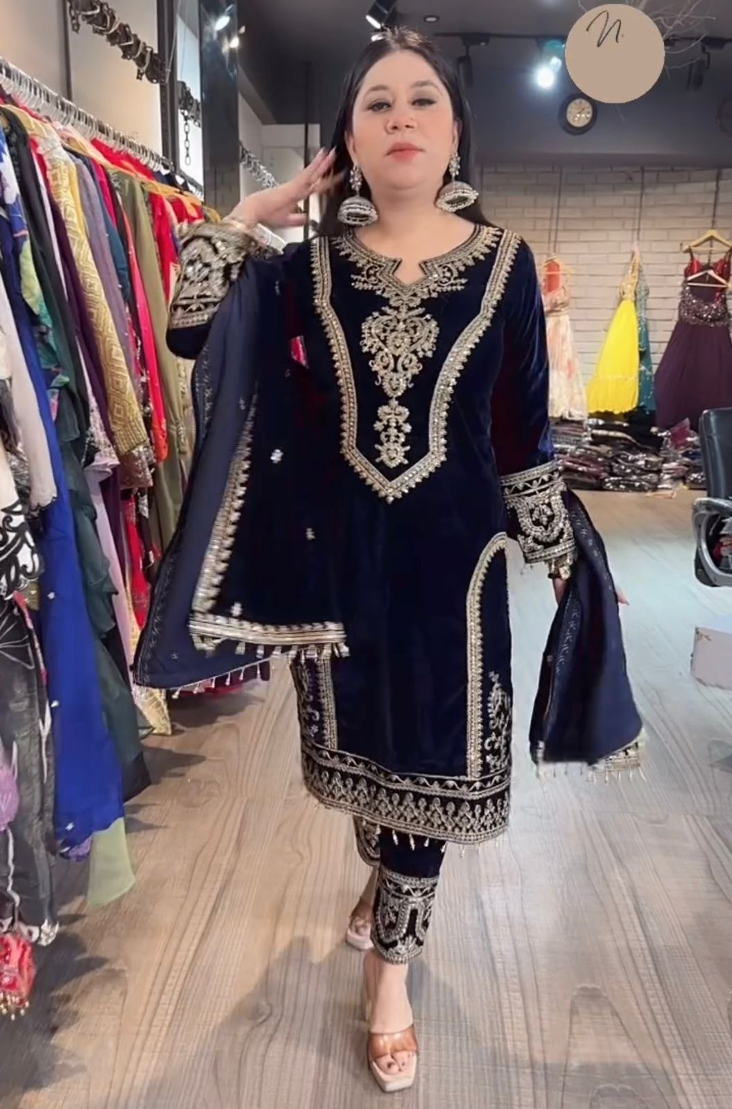 AAROHI DESIGNER PD 1072 VELVET READYMADE PAKISTANI SUITS SUPPLIER