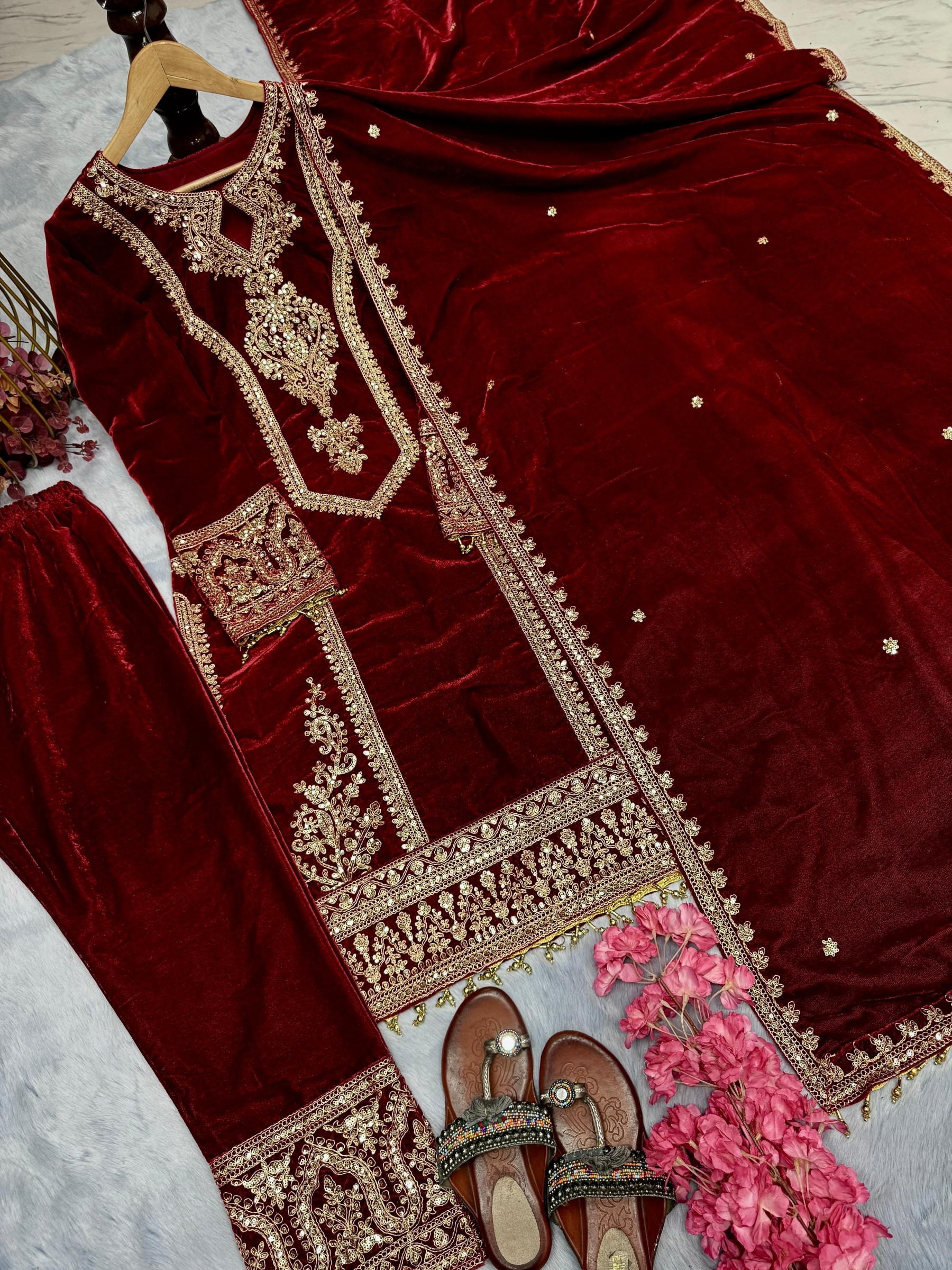 AAROHI DESIGNER PD 1072 VELVET READYMADE PAKISTANI SUITS SUPPLIER