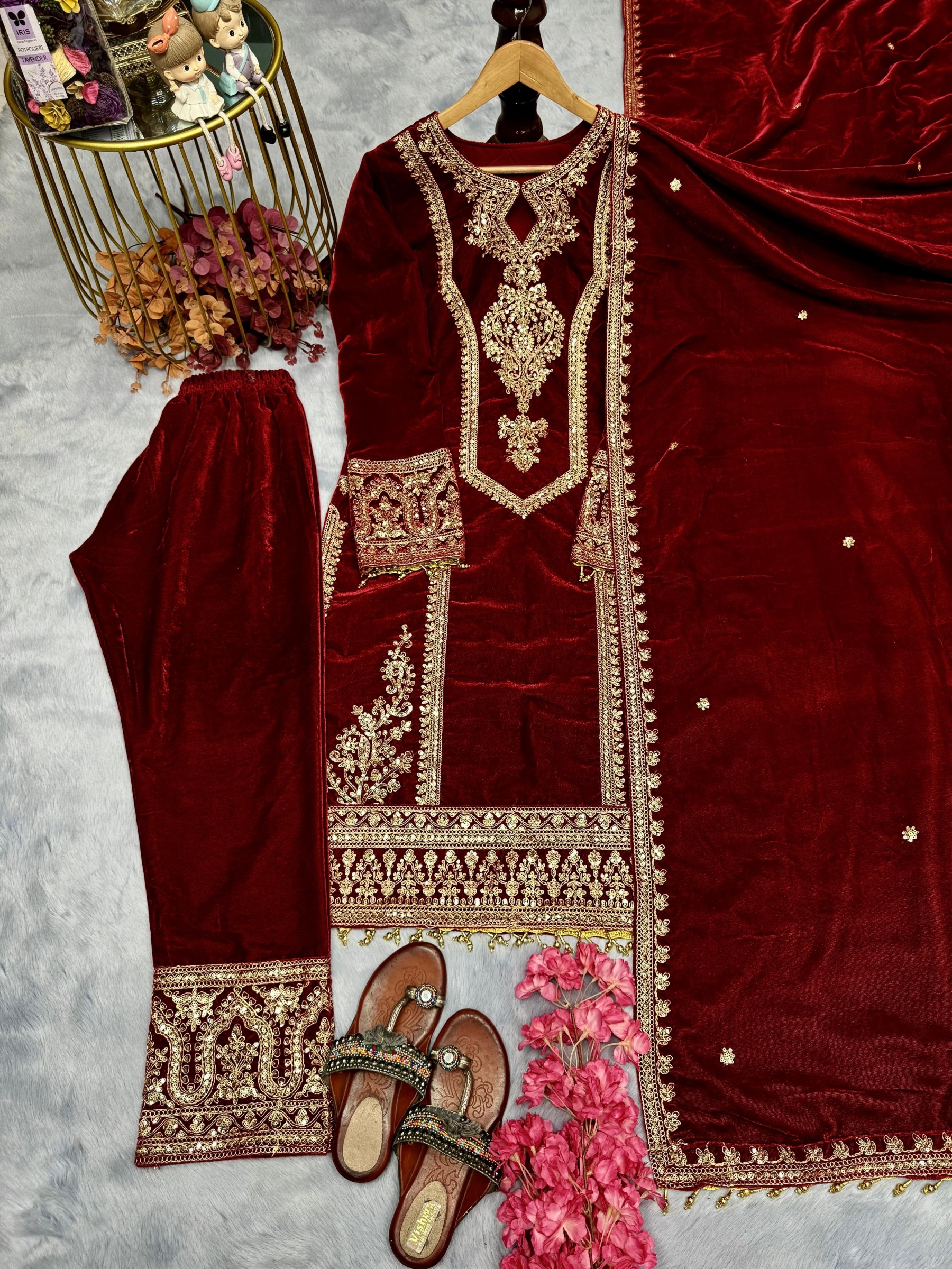 AAROHI DESIGNER PD 1072 VELVET READYMADE PAKISTANI SUITS SUPPLIER