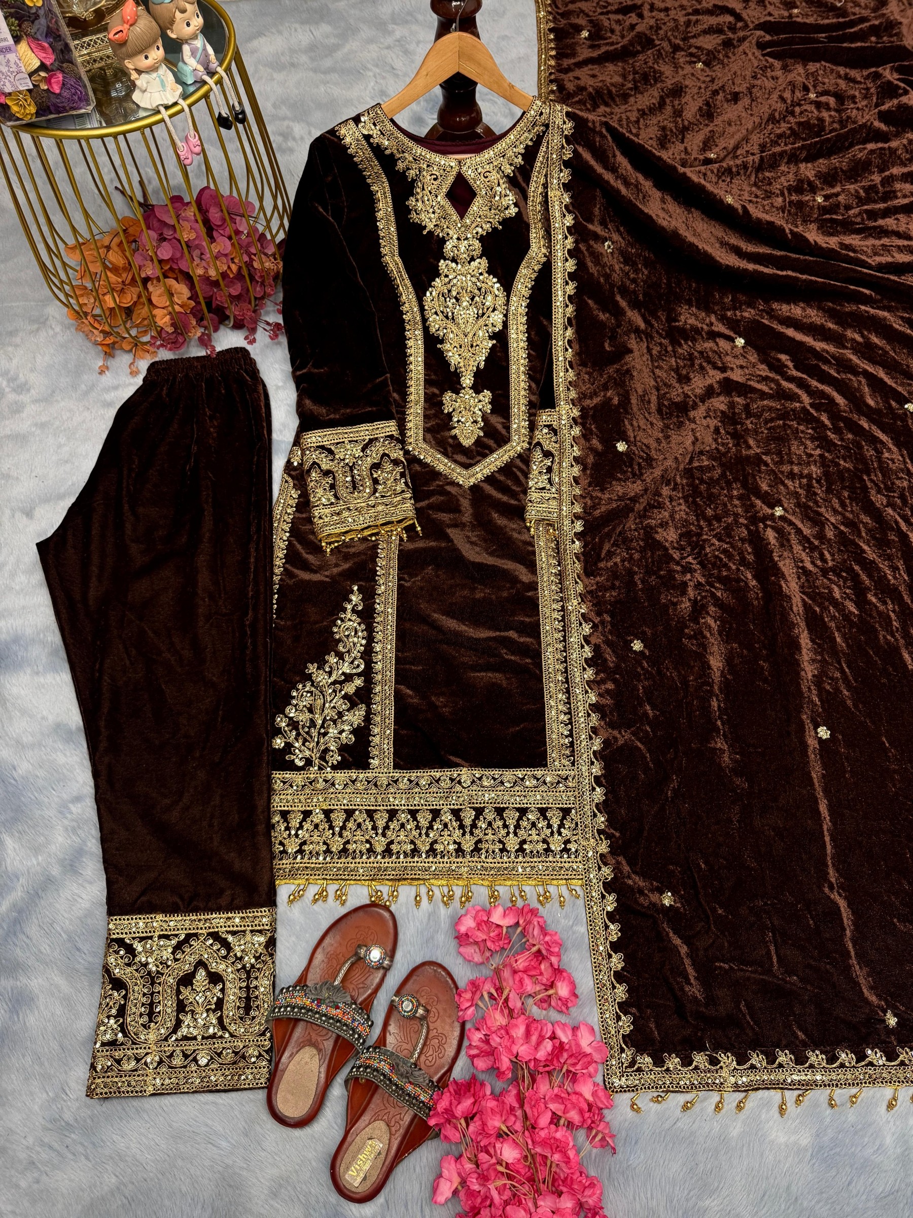 AAROHI DESIGNER PD 1072 VELVET READYMADE PAKISTANI SUITS SUPPLIER
