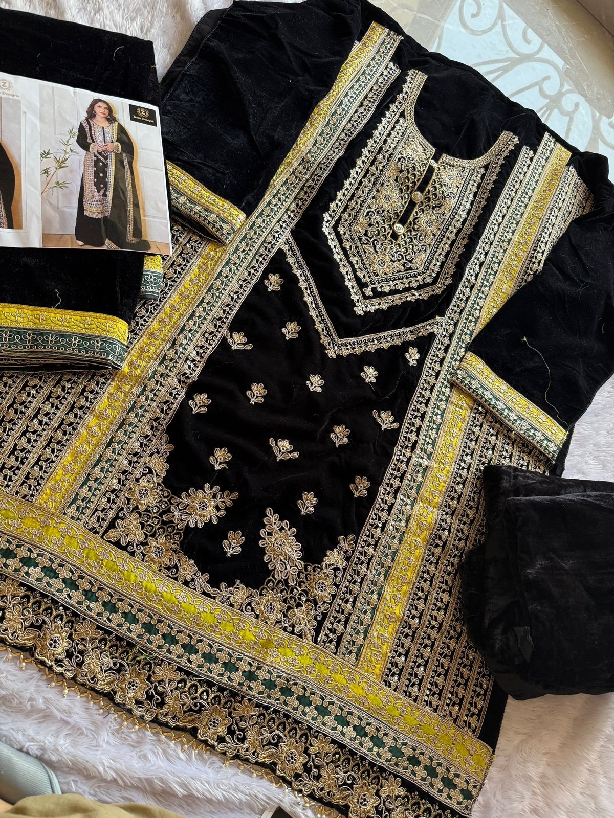 ZIAAZ DESIGNS 668 D VELVET SALWAR KAMEEZ