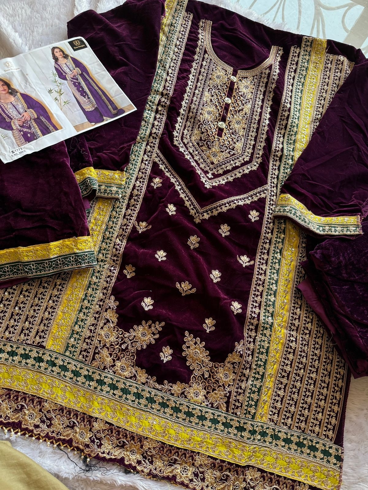 ZIAAZ DESIGNS 668 D VELVET SALWAR KAMEEZ