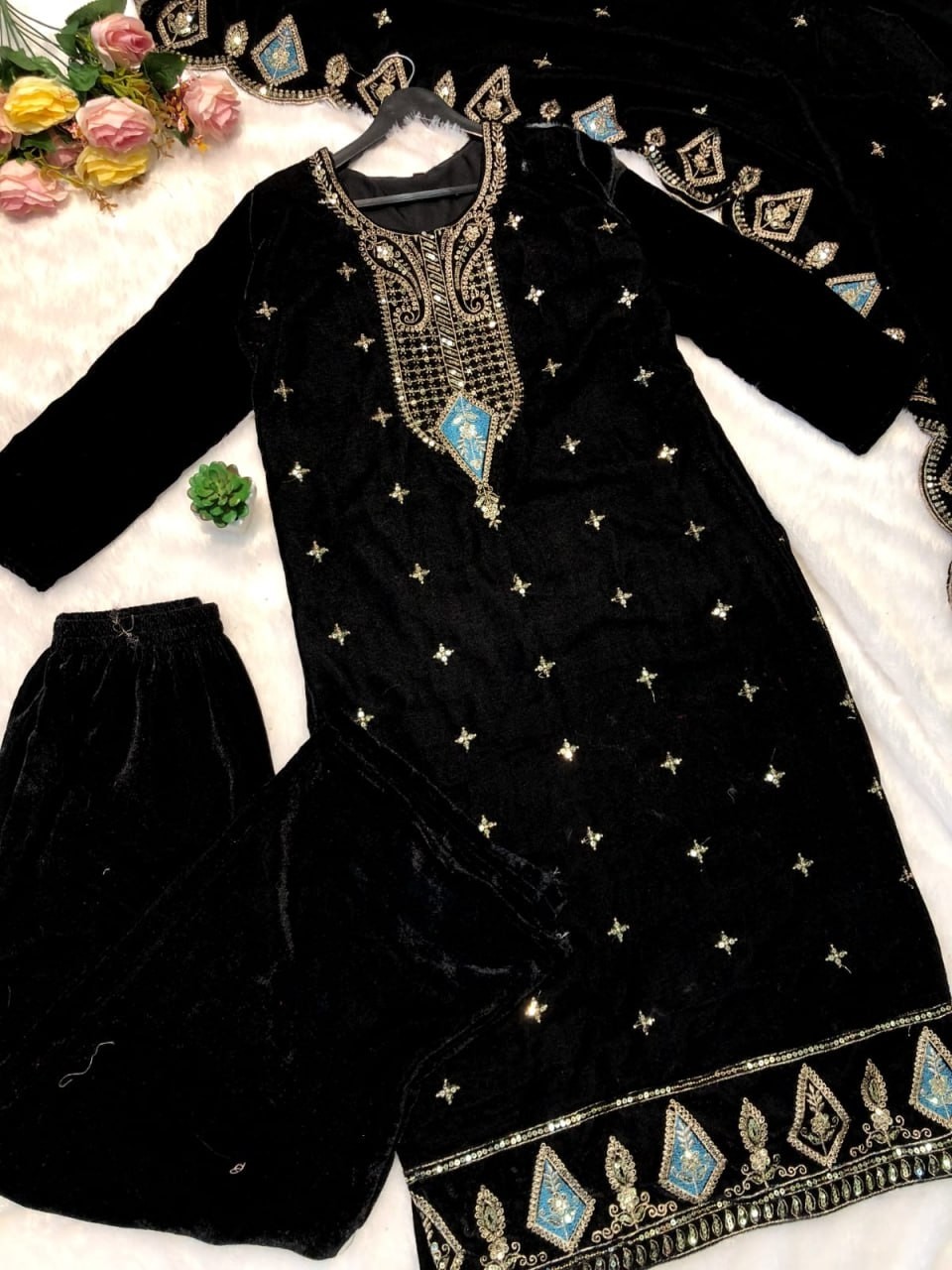 YD 012 VELVET READYMADE PAKISTANI SUITS