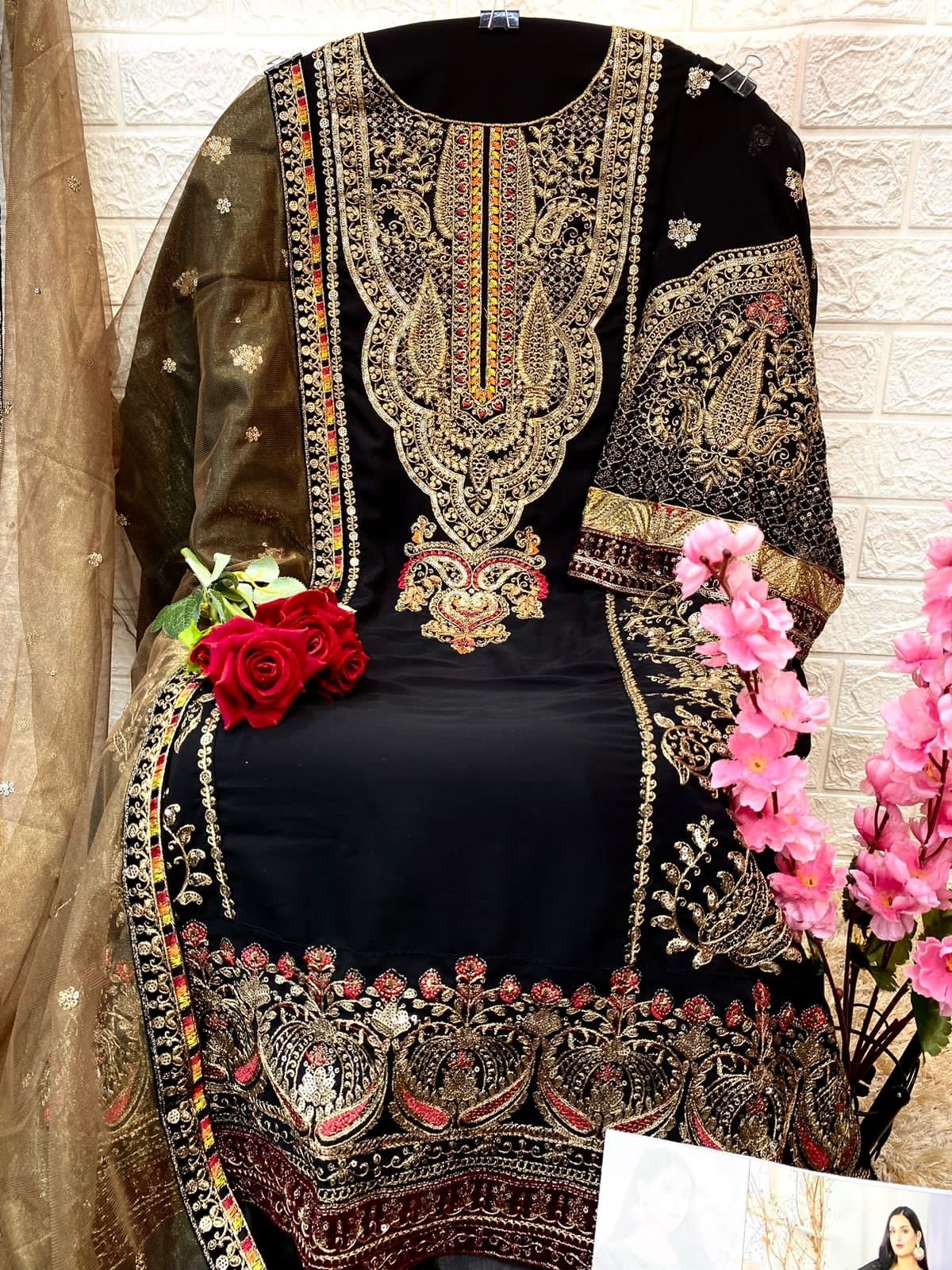 COSMOS AAYRA MULTIPLE 4 LATEST DESGN PAKISTANI SUITS