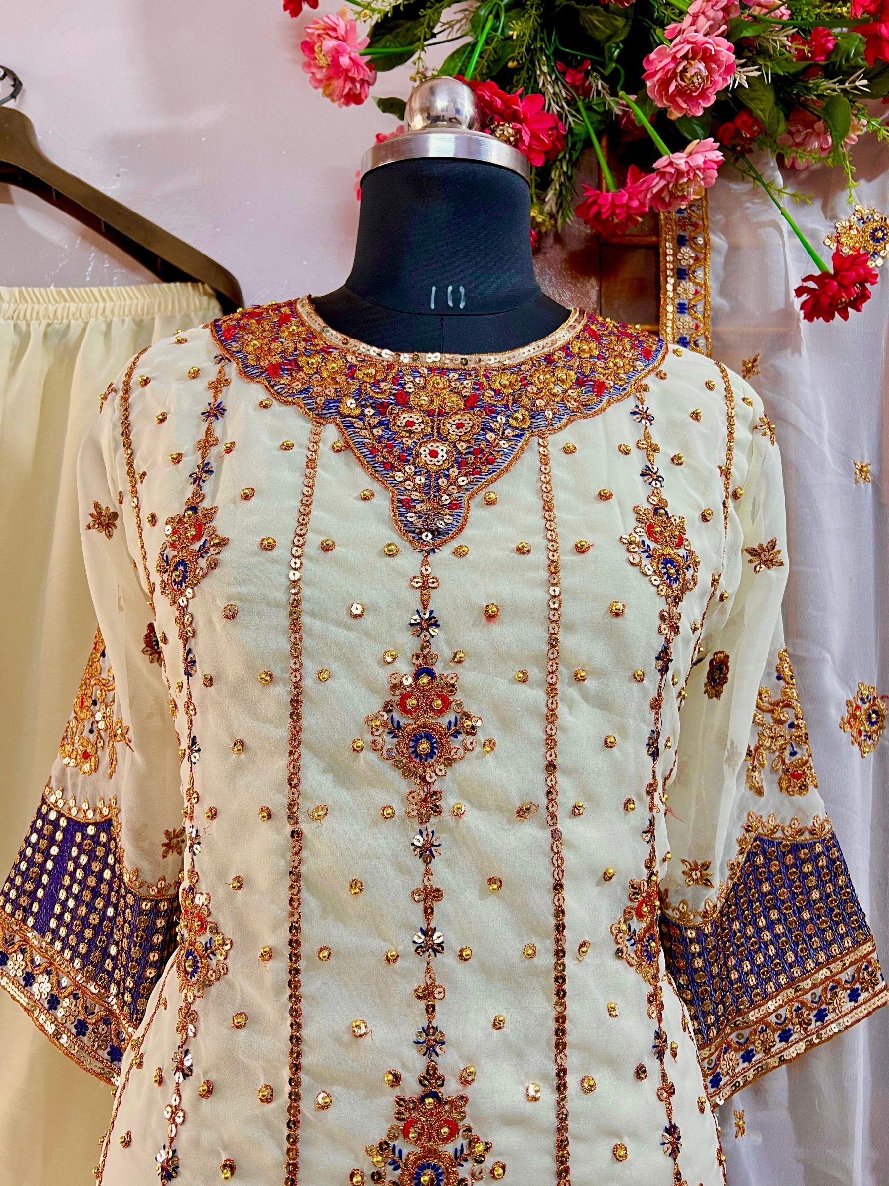 LC 1342 READYMADE FANCY PAKISTANI SUITS