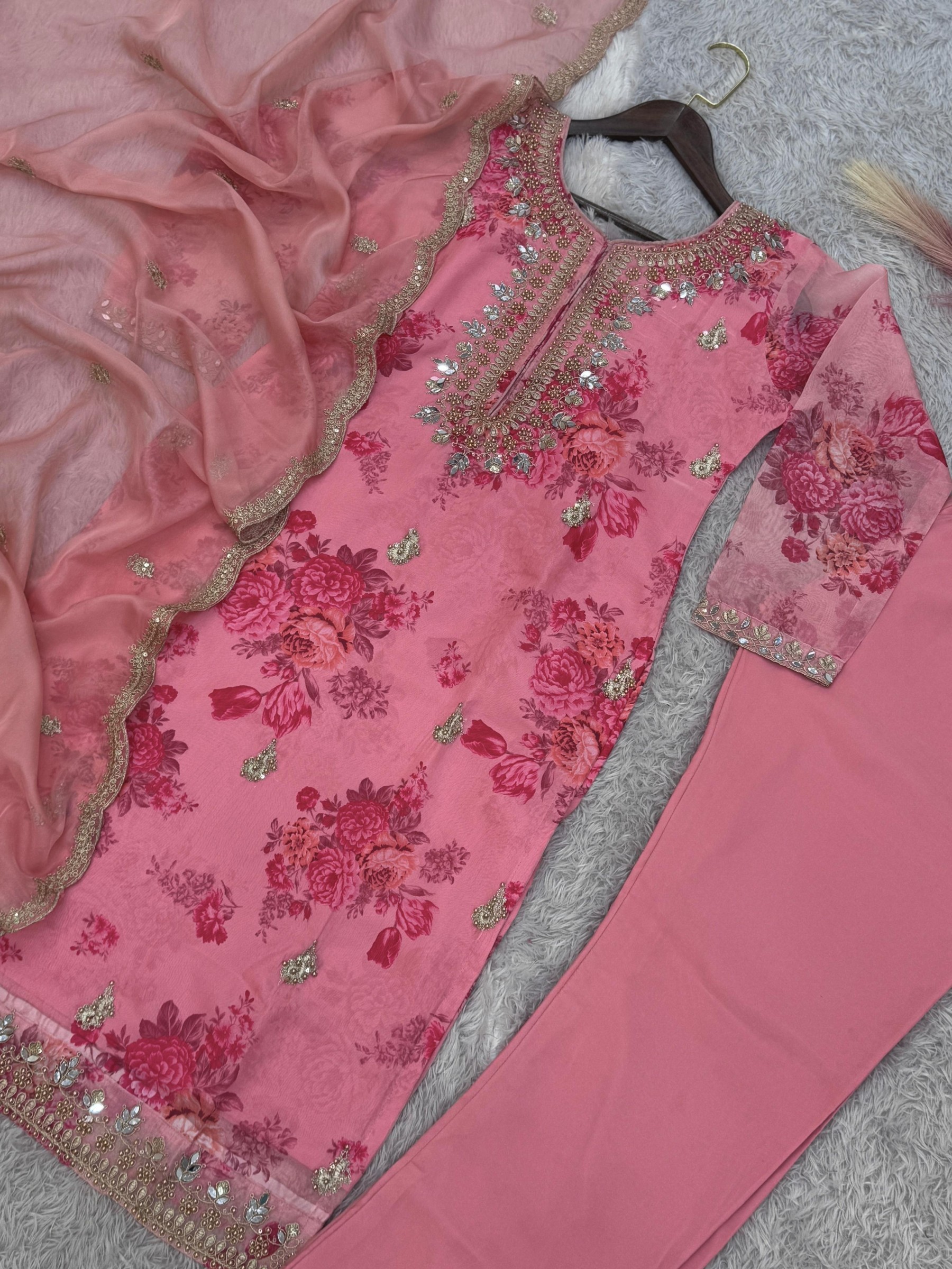 HK 1682 READYMADE PAKISTANI SUITS 2025