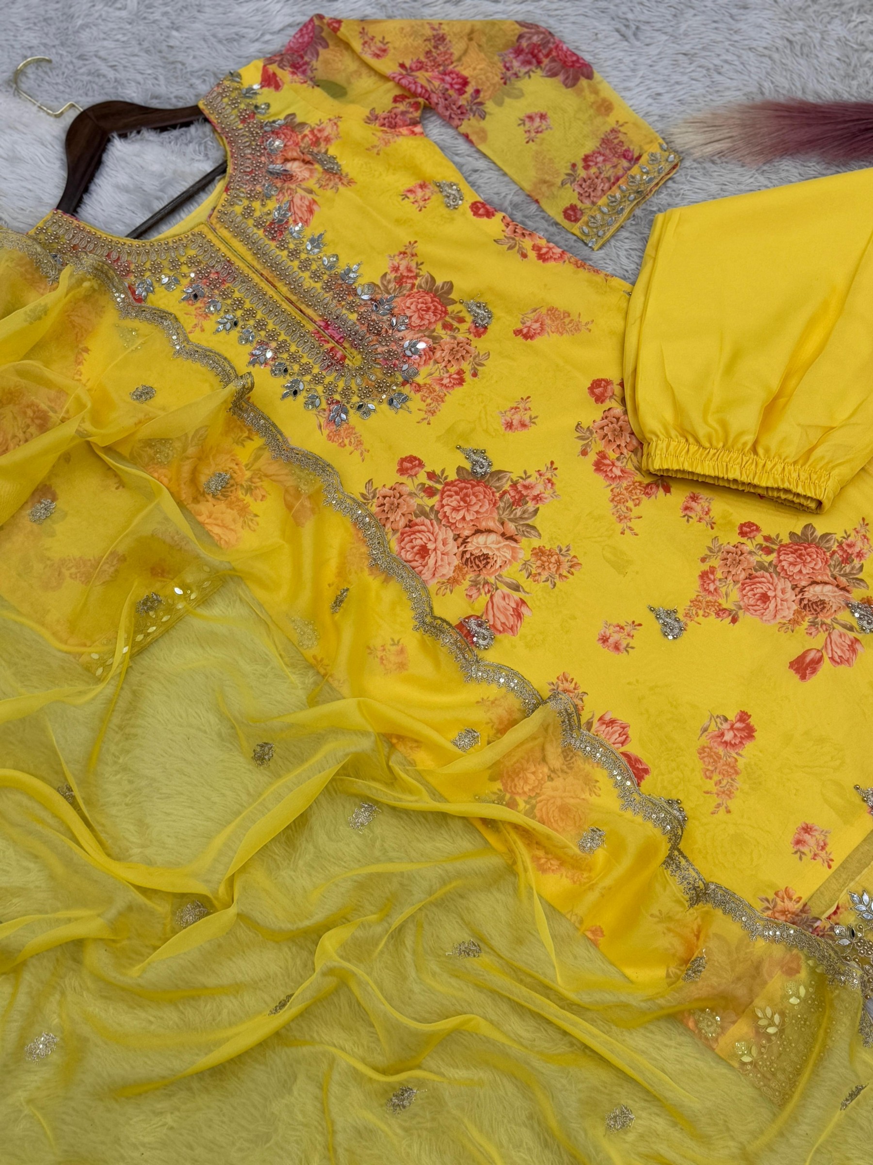HK 1682 READYMADE PAKISTANI SUITS 2025