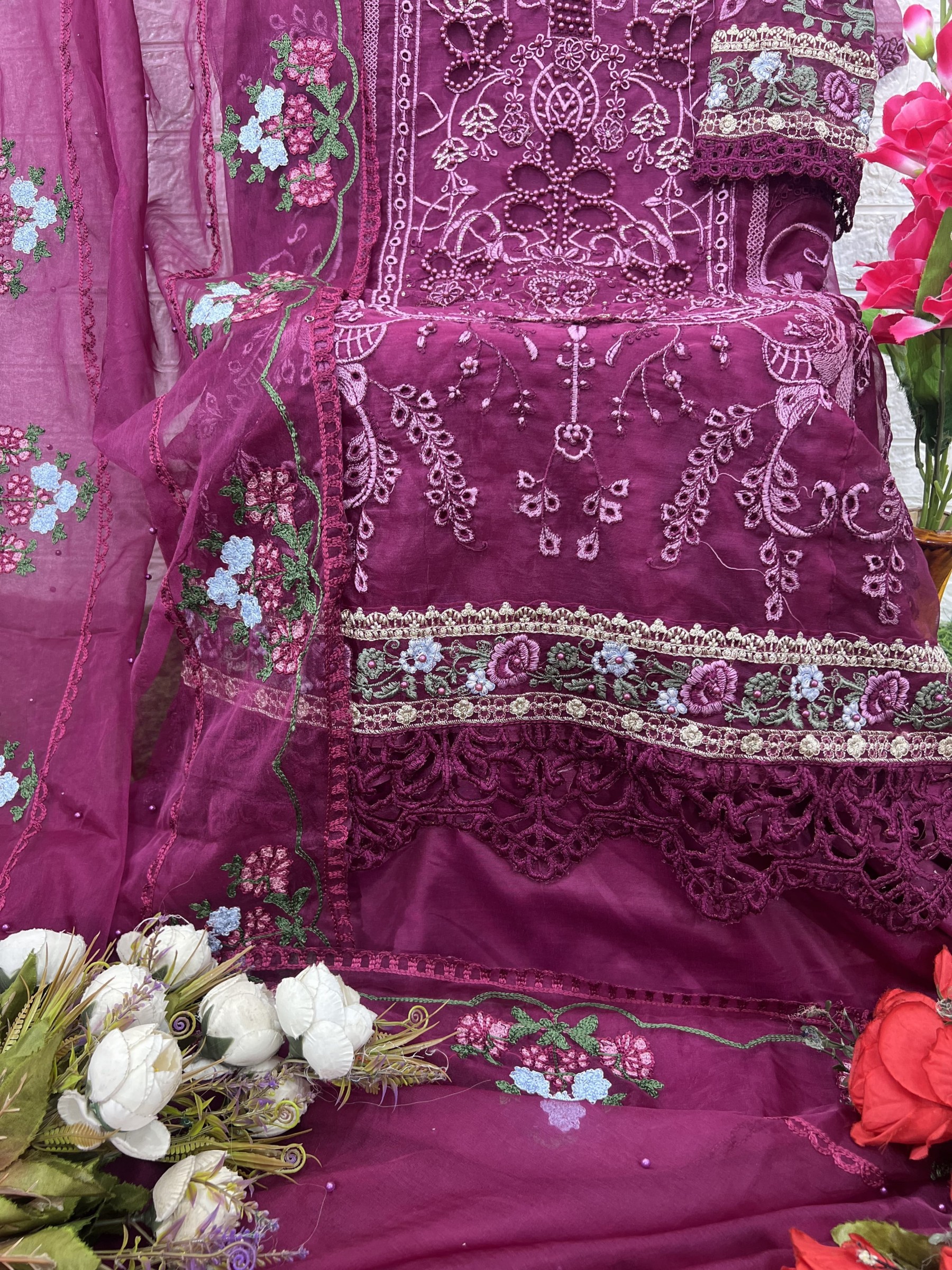 NOOR JAHAN NJ 57 A SUPPLIER WHOLESALE PAKISTANI SUITS BUY SURAT