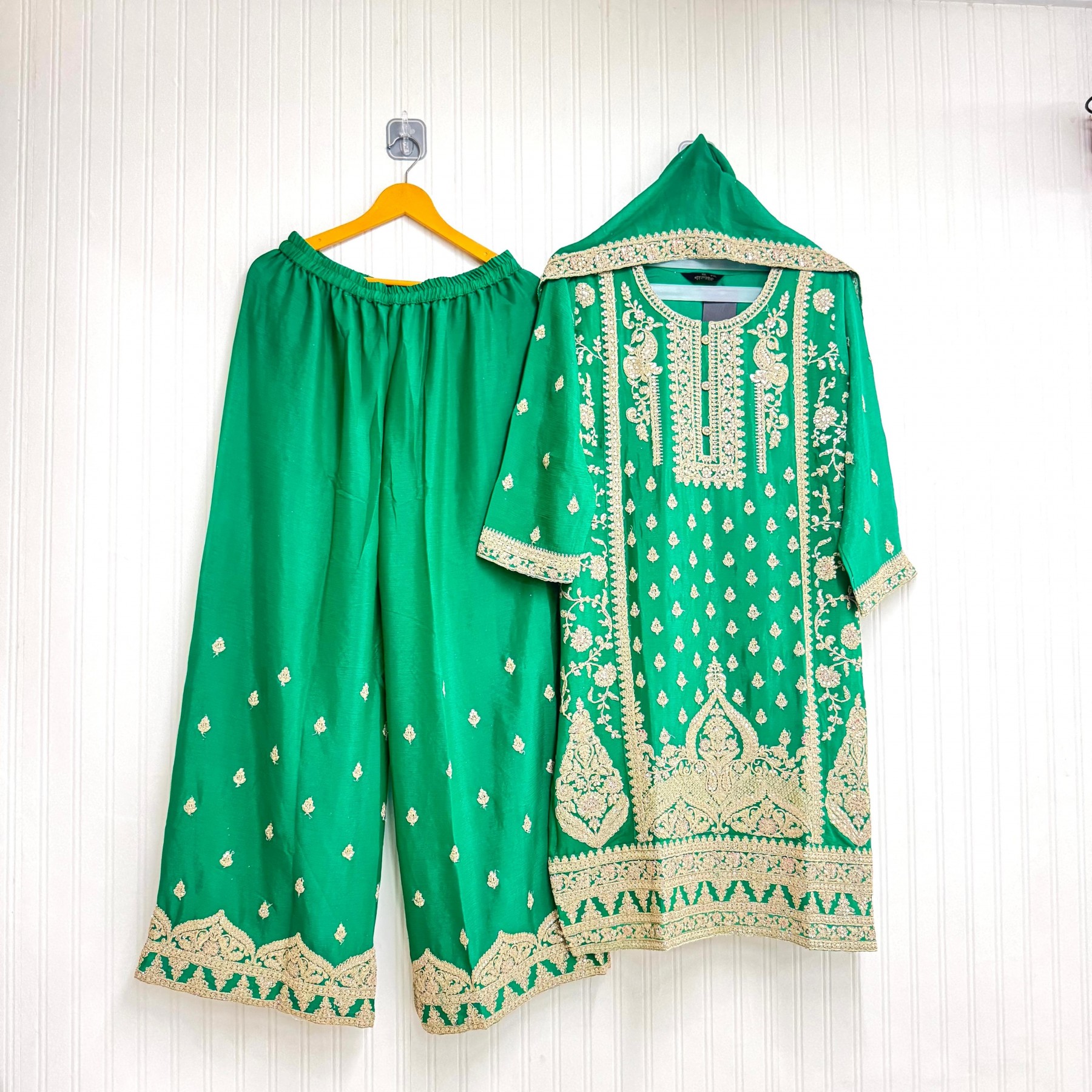 MUSHK MR 1014 A B C D PURE CHINON PAKISTANI SUITS