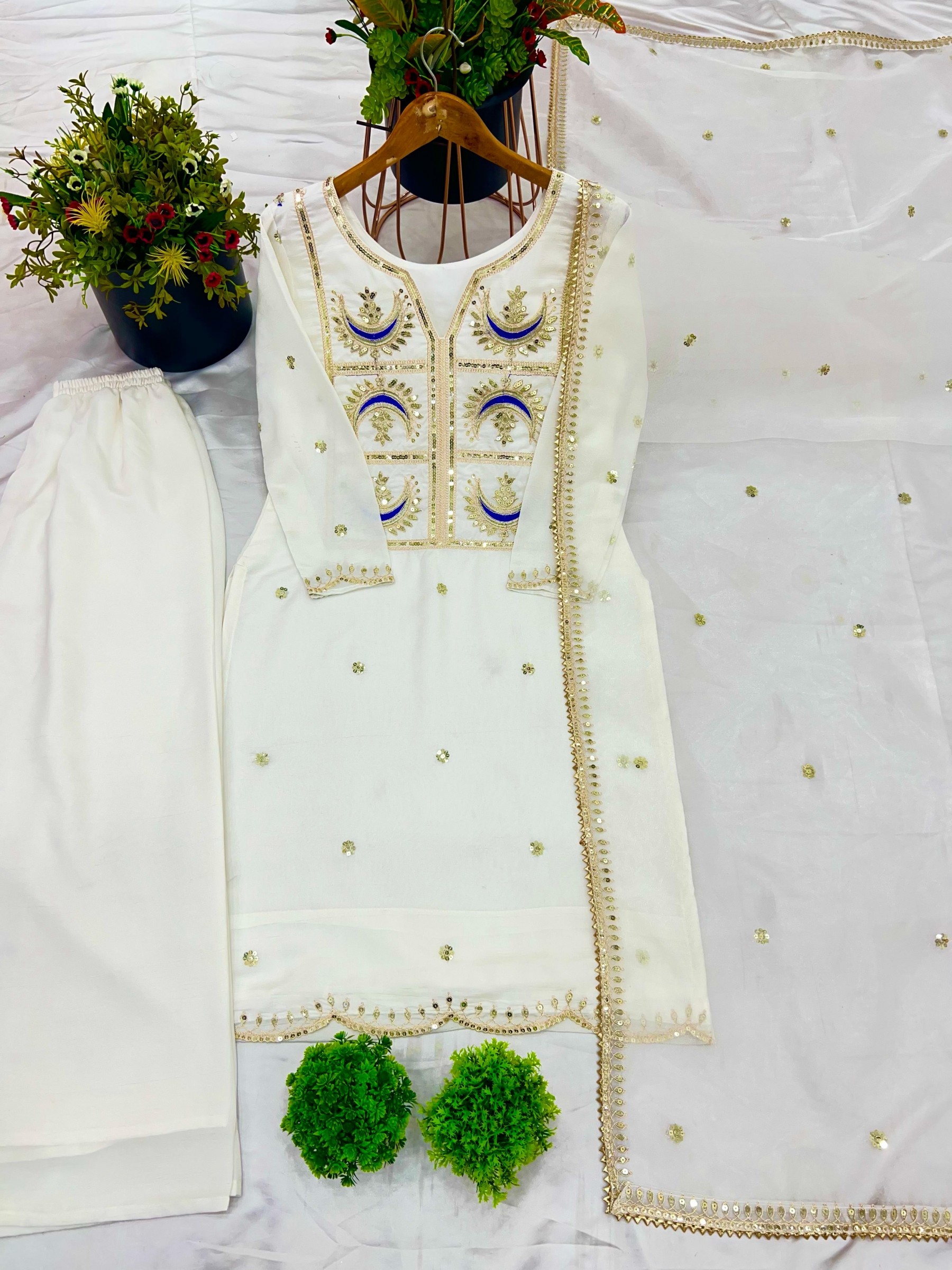 SHREE HARI ZSR 3105 LATEST 2025 PAKISTANI SUITS
