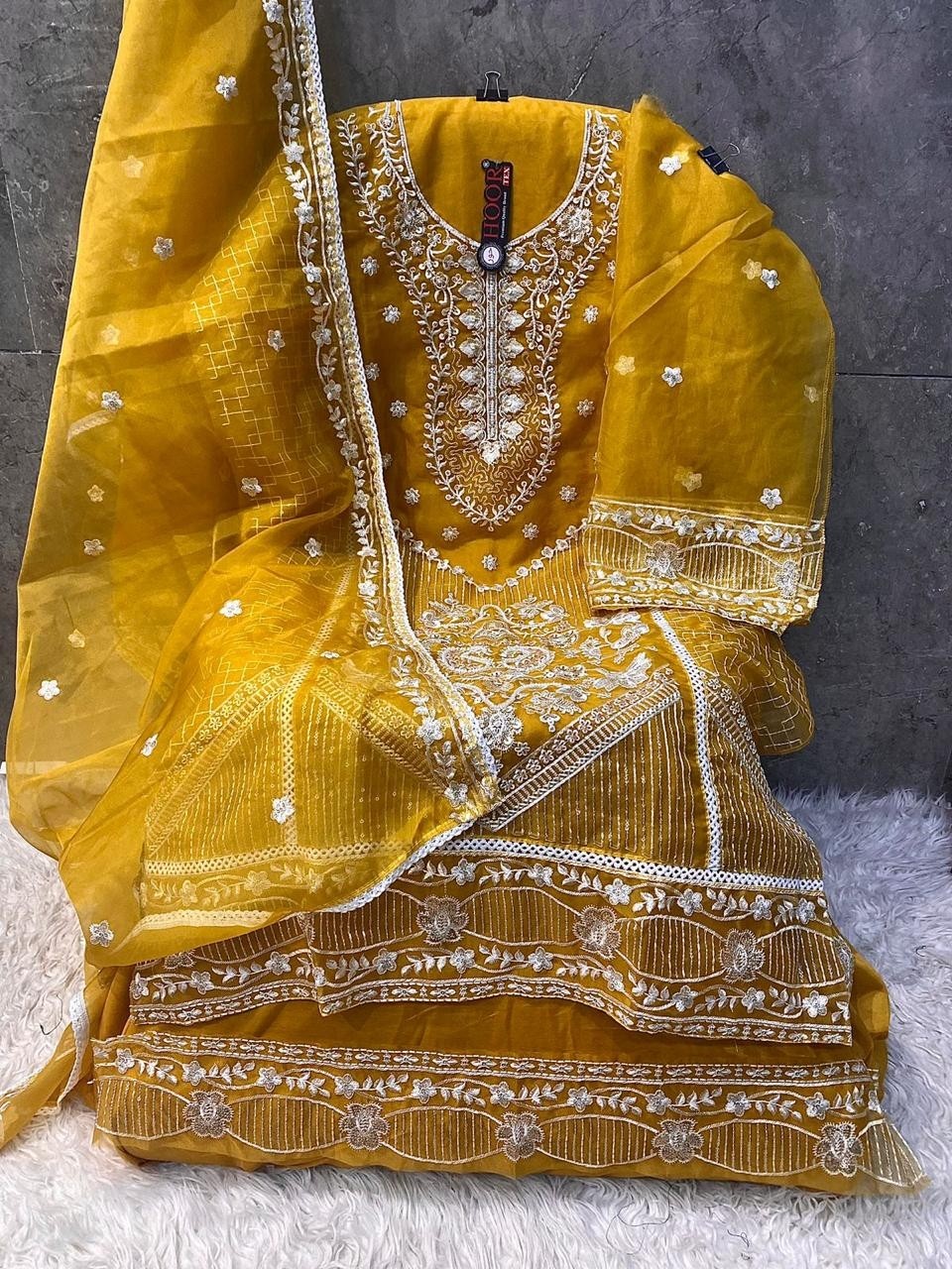 HOOR TEX OR 68 C WHOLESALE WITH PRICE PAKISTANI SUITS