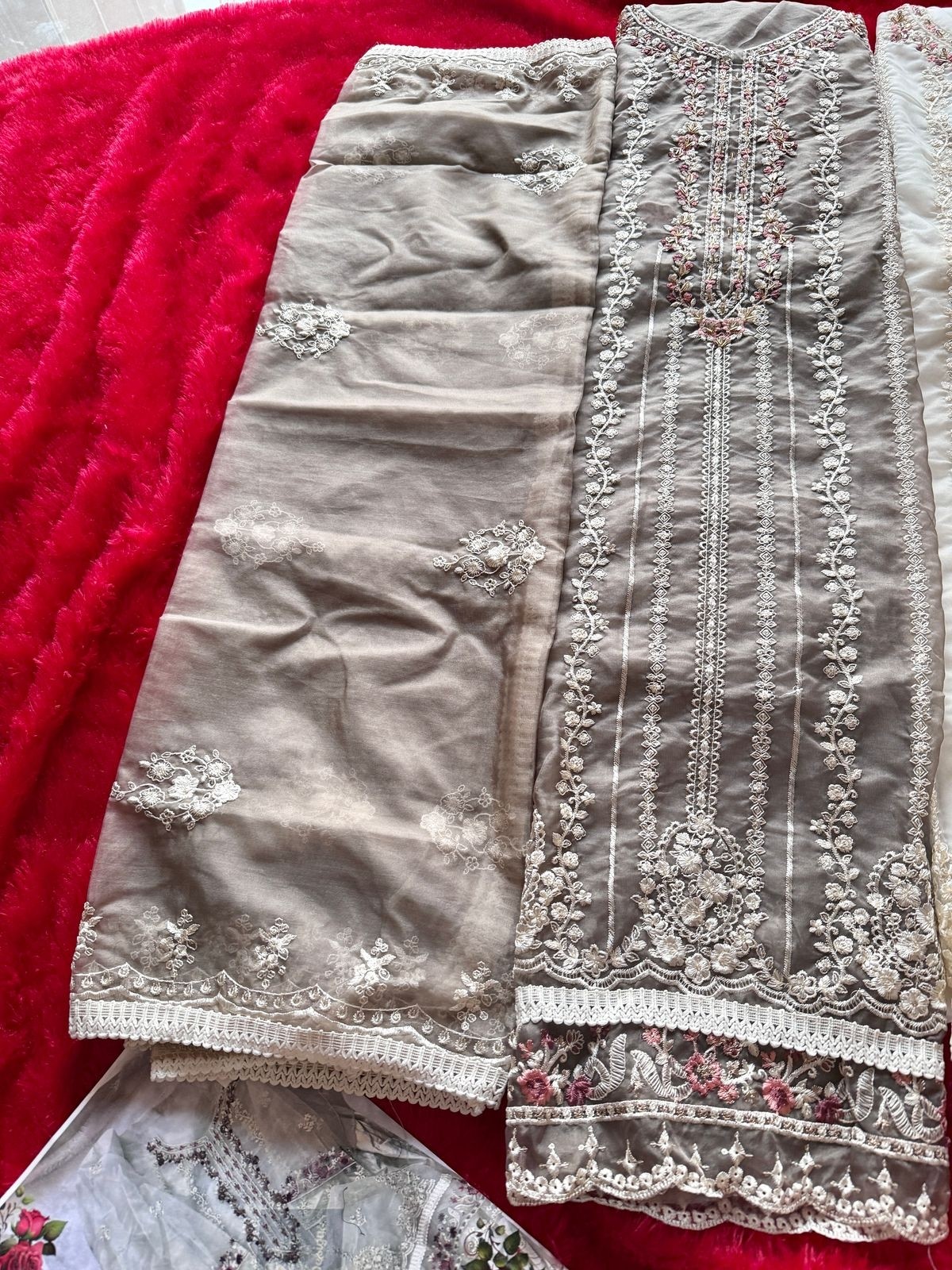 ZIAAZ DESIGNS 762 A HANDWORK PAKISTANI SUITS BUY ONLINE