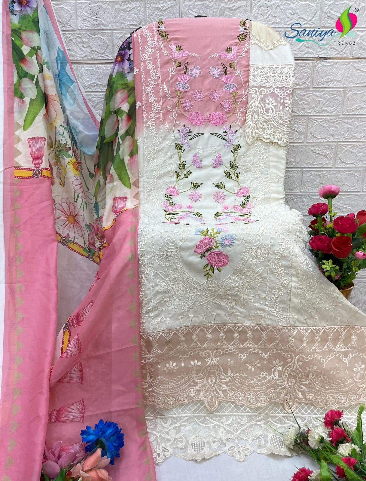 SANIYA TRENDZ 7128 PAKISTANI SUITS COLLECTION BUY SURAT
