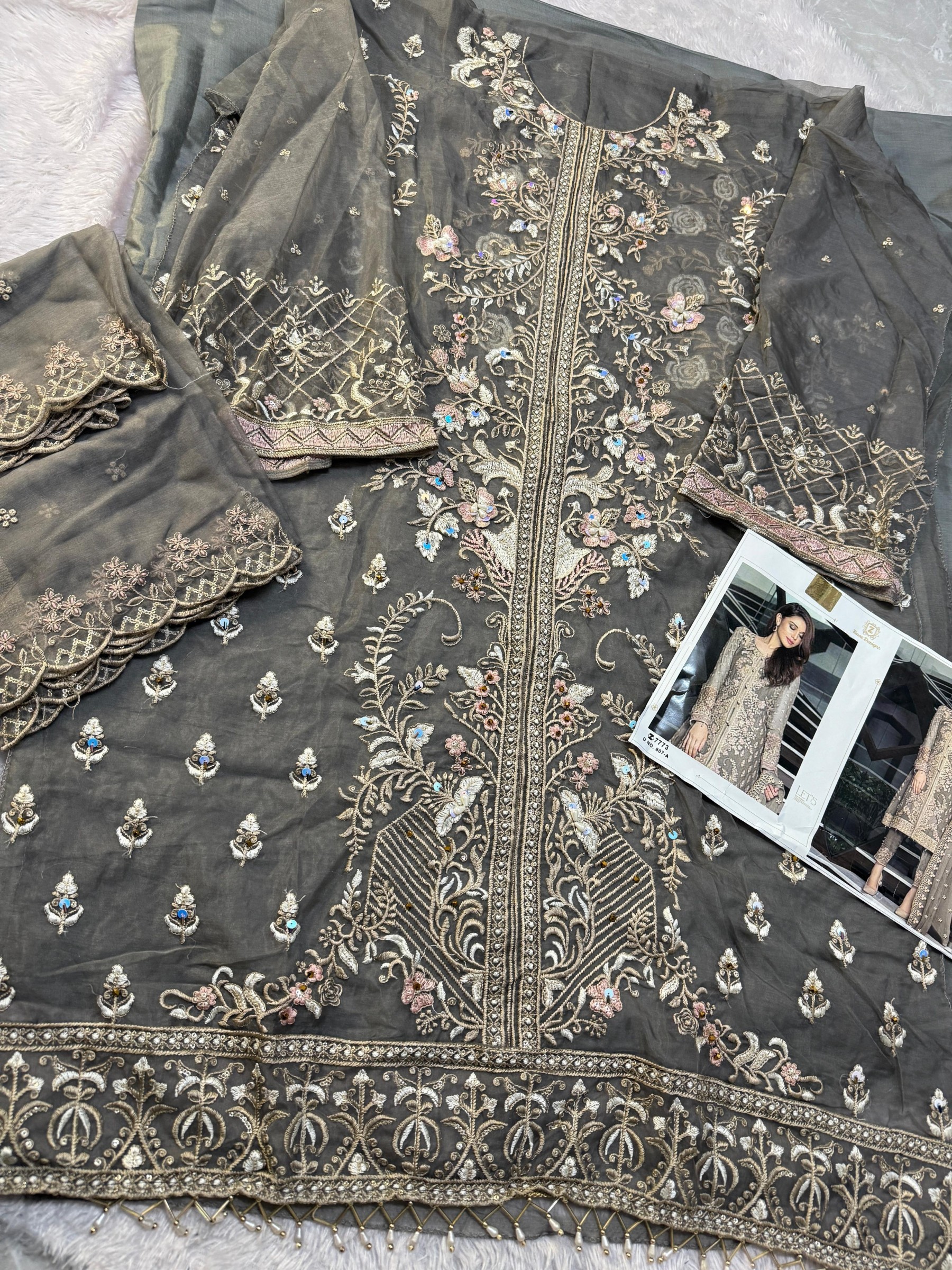 ZIAAZ DESIGNS 807 A PAKISTANI SUITS NEW COLLECTION