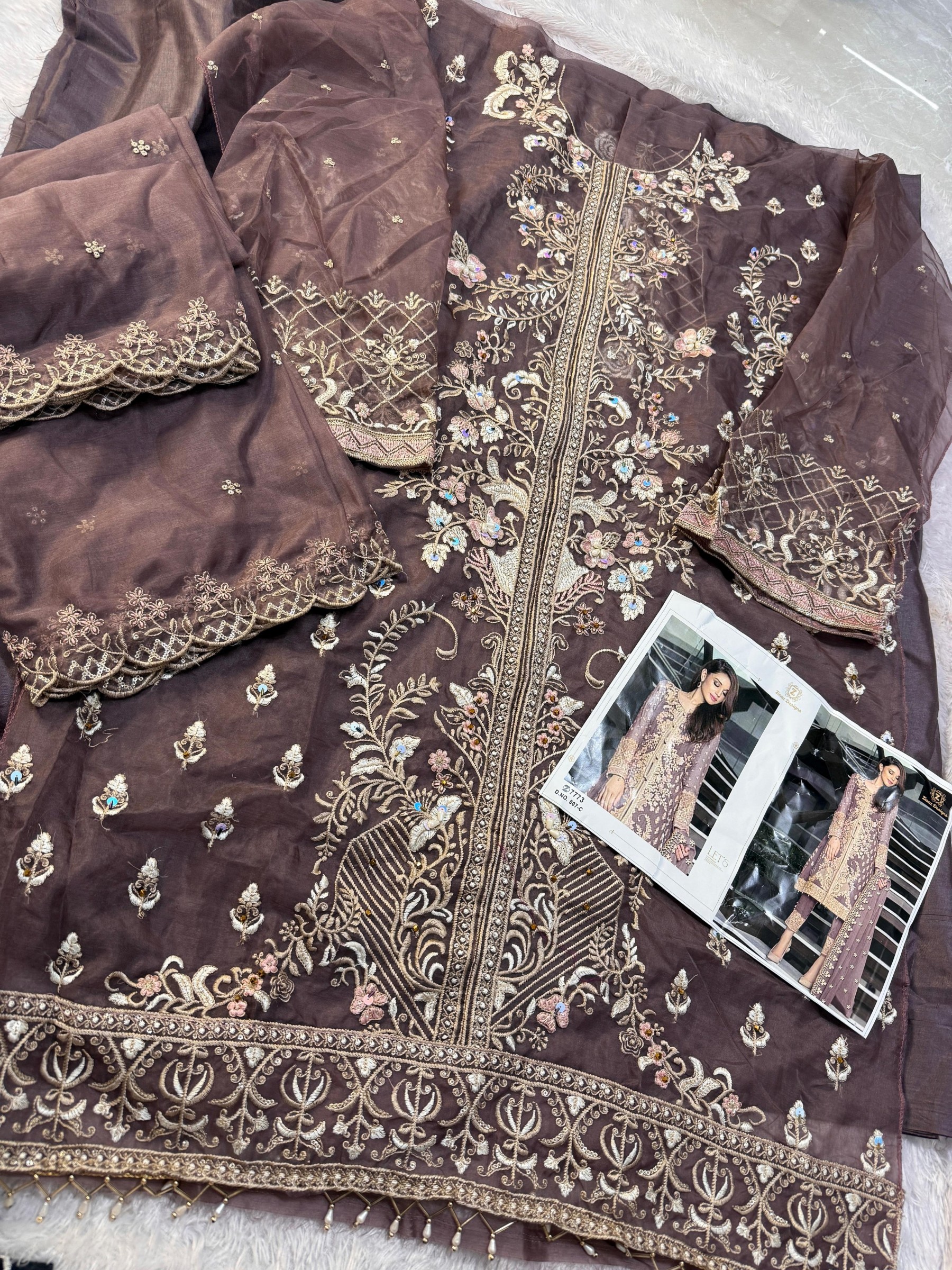 ZIAAZ DESIGNS 807 C NEW COLLECTION PAKISTANI SUITS IN SURAT