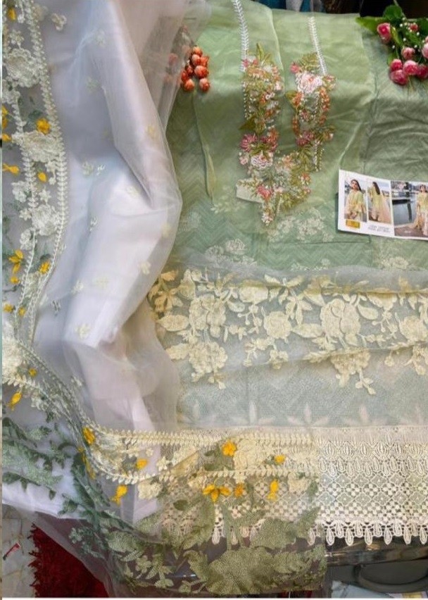 HOOR TEX SANA SAFINA PREIMIUM LAWN COLLECTTION 21005 PAKISTANI SUITS SINGAIL PIESE AVAILABAL IN SURAT