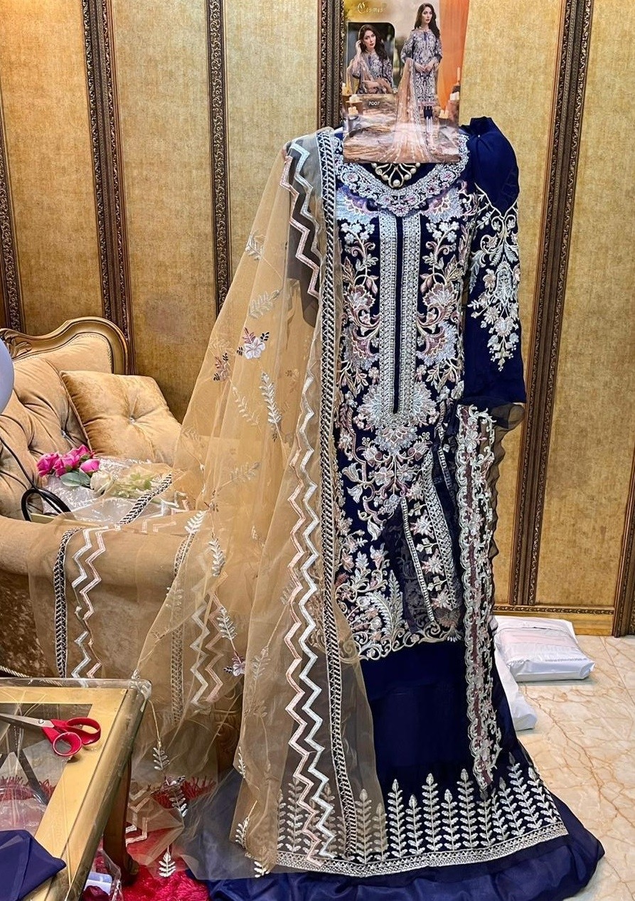 COSMOS GOLD 7007 PAKISTANI SUITS ONLINE