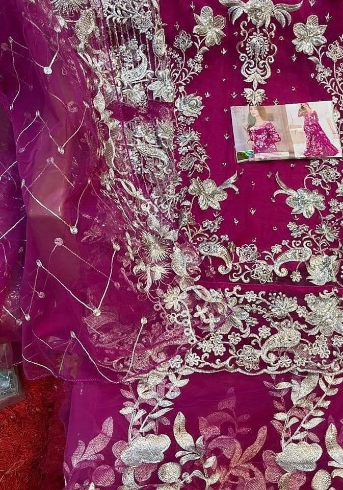 RINAAZ FASHION 1123 PAKISTANI SUITS BEST WHOLSALER PRICE SURAT WHOLESALE