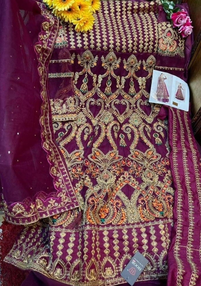 HOOR TEX 18015 A LATEST PAKISTANI DRESS IN SURAT