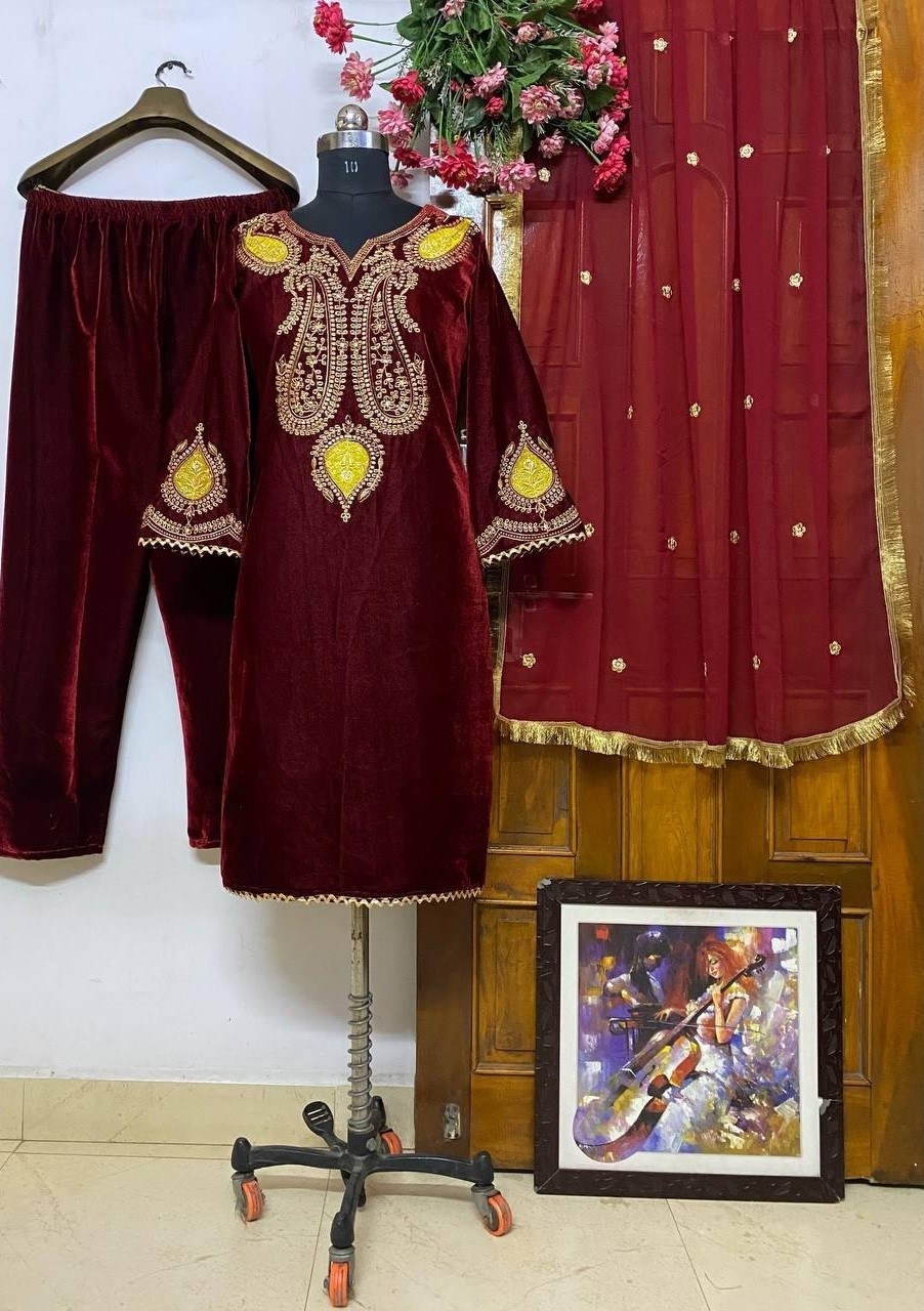 LC 1167 VELVET READYMADE PAKISTANI SUITS WHOLESALE