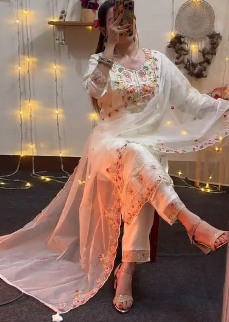 ANAMSA 628 PAKISTANI SUITS NEW COLLECTION