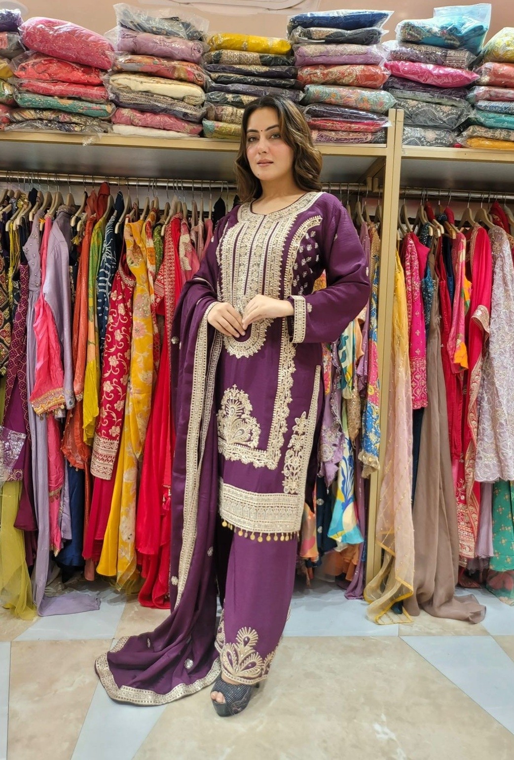 SHREE HARI SRK 5230 HIT PAKISTANI DRESSES