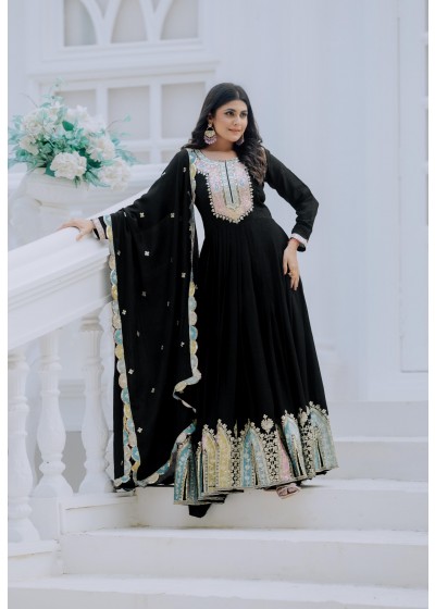 ZF 5002 BLACK BEST DESIGNER GOWN SINGLE AVAILBLAE
